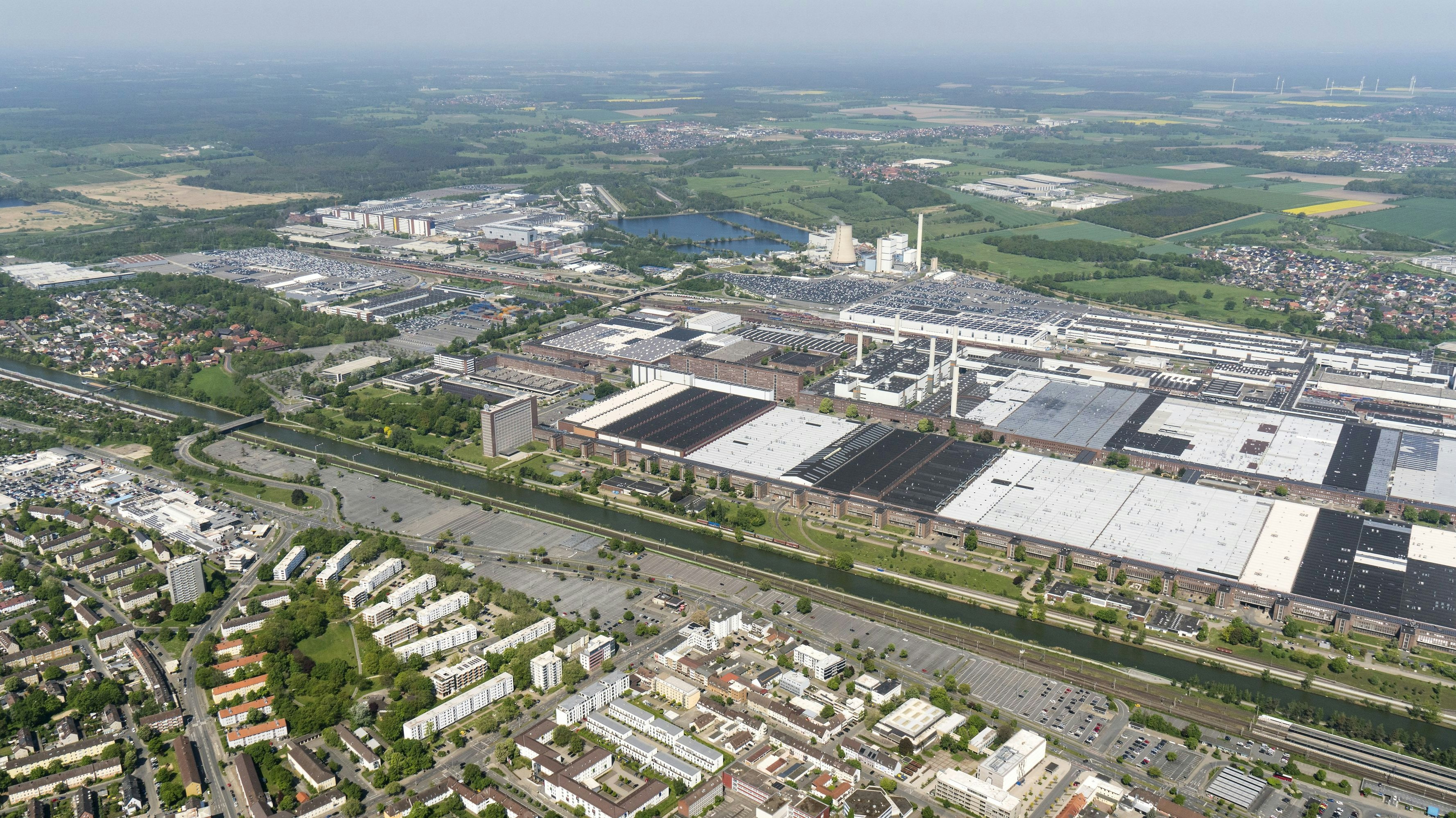 Die Volkswagen-Fabrik in Wolfsburg ist eine Stadt in der Stadt