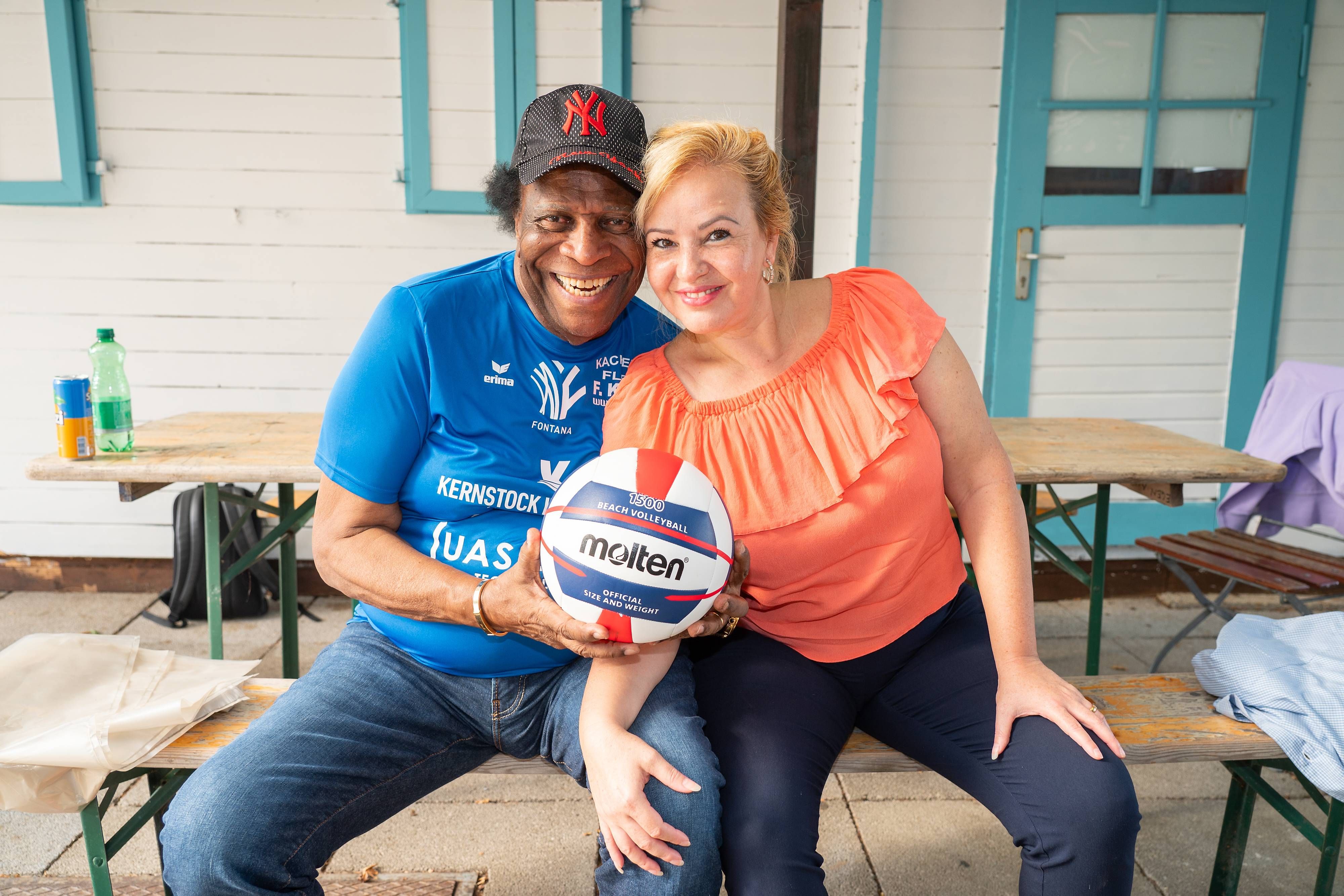 Roberto Blanco und seine Ehefrau Luzandra reisten extra an. Die Promi-Beachvolleyball-Trophy ist schon längst ein 