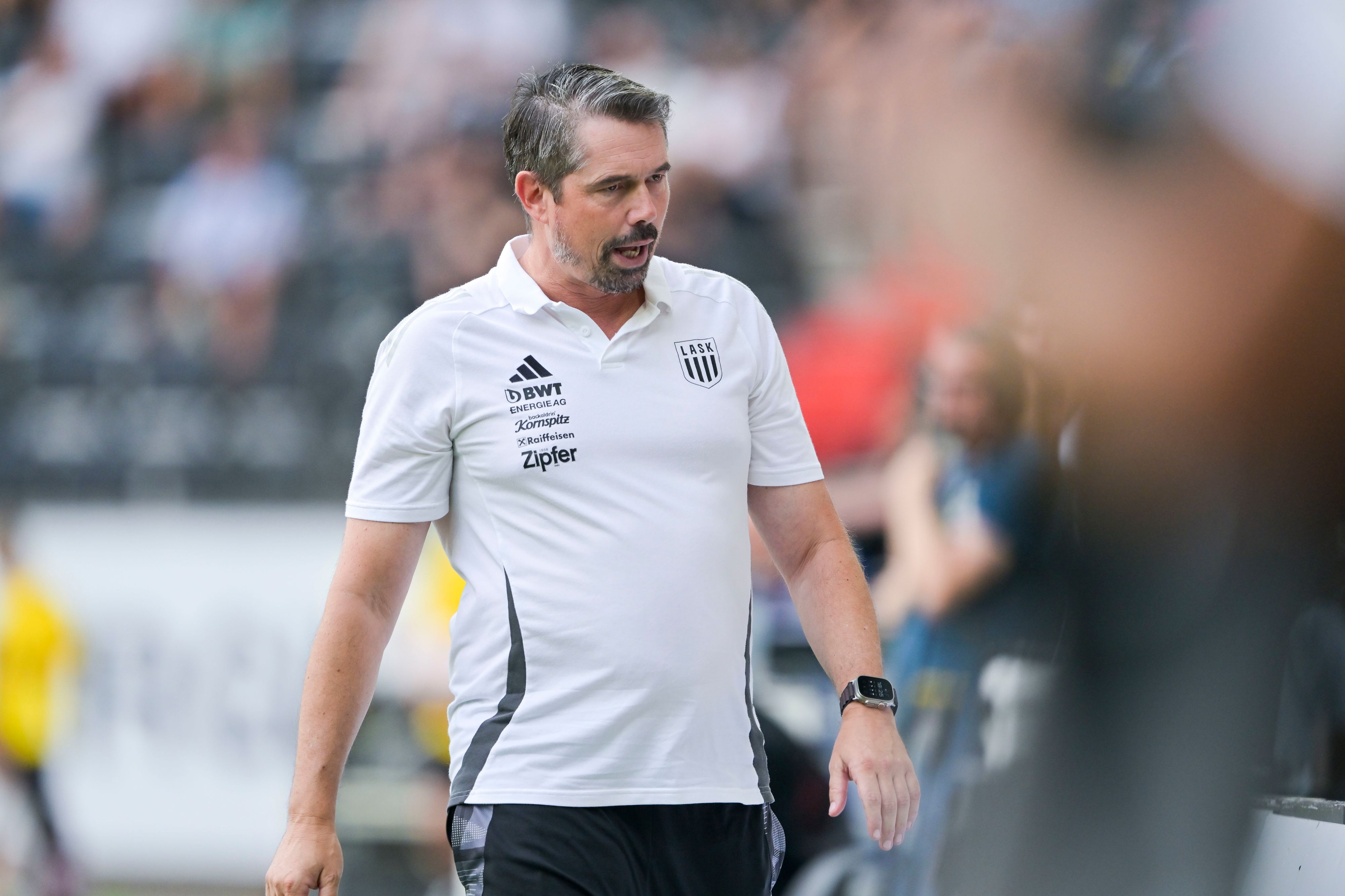 LASK-Coach Thomas Darazs ist angezählt.