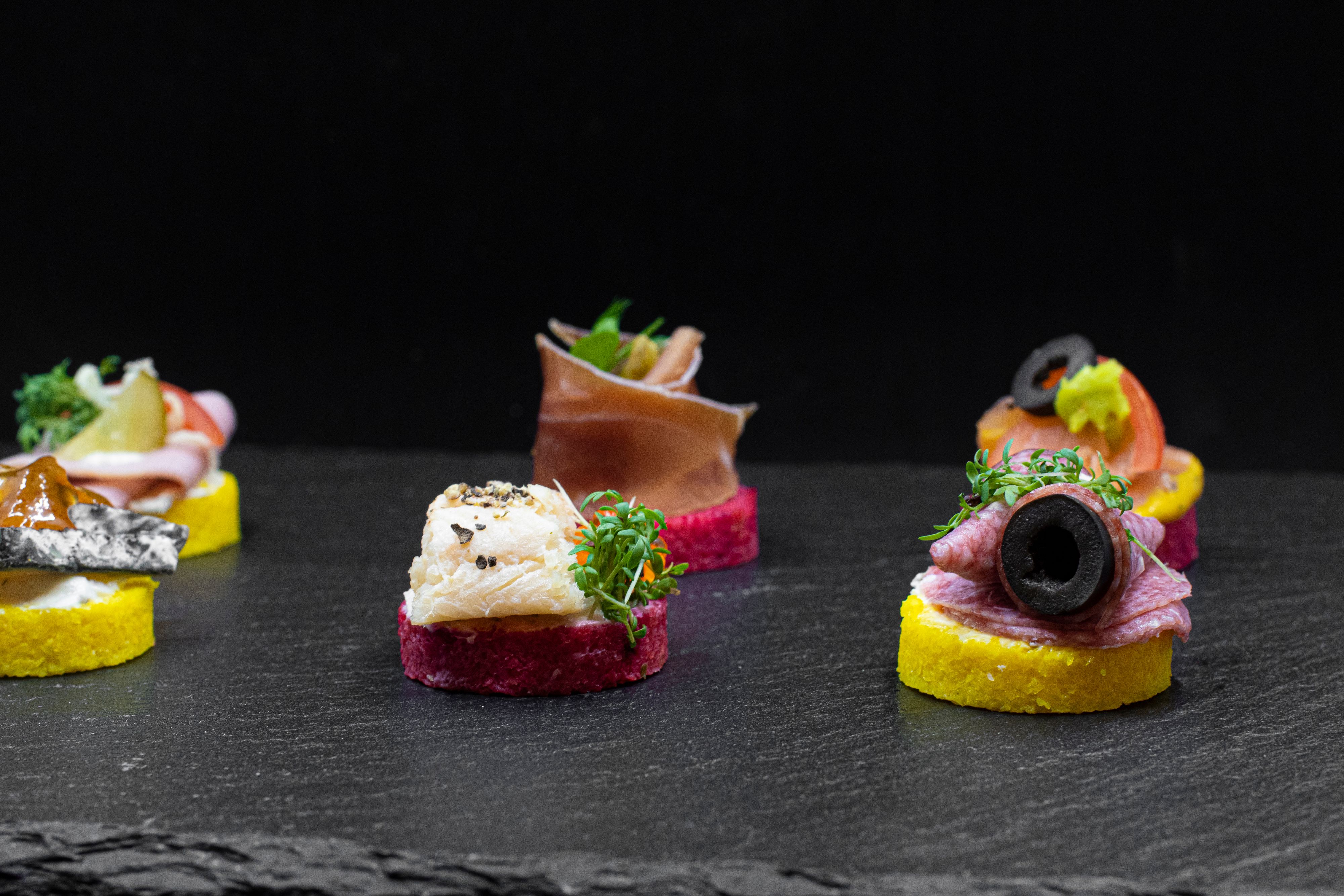 Diese Canapés kommen ganz ohne Brot aus.