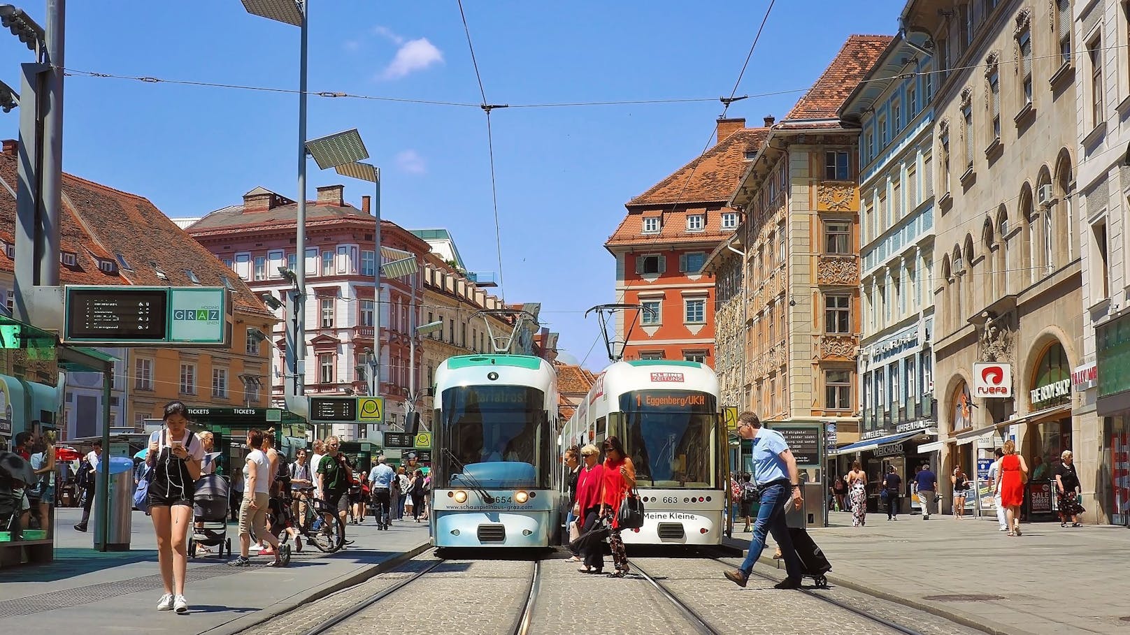 Mann will Getränkedose aufheben, wird von Bim getötet