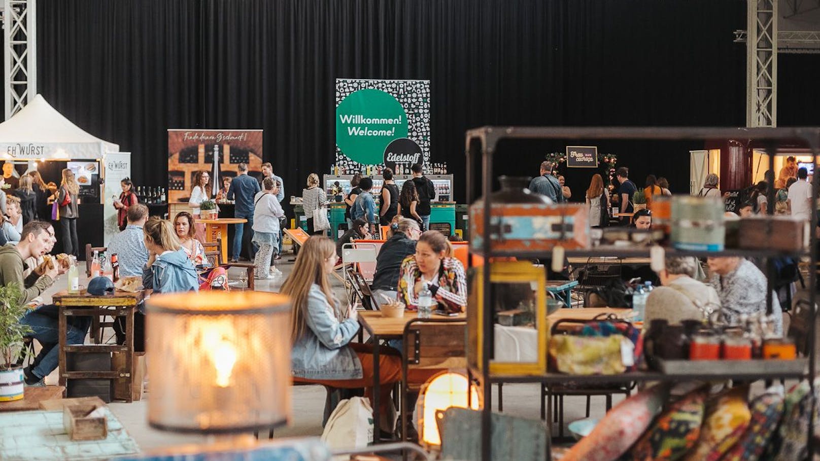 Bunter Start in Wiener Herbstzeit bei Edelstoff Markt