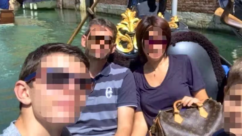 Am 31. August 2024 feierte der Bauunternehmer Fabio C. noch seinen 51. Geburtstag mit seiner Familie – doch am nächsten Morgen waren er, seine 49-jährige Frau Daniela A. und ihr jüngster Sohn, der zwölfjährige Lorenzo, tot.