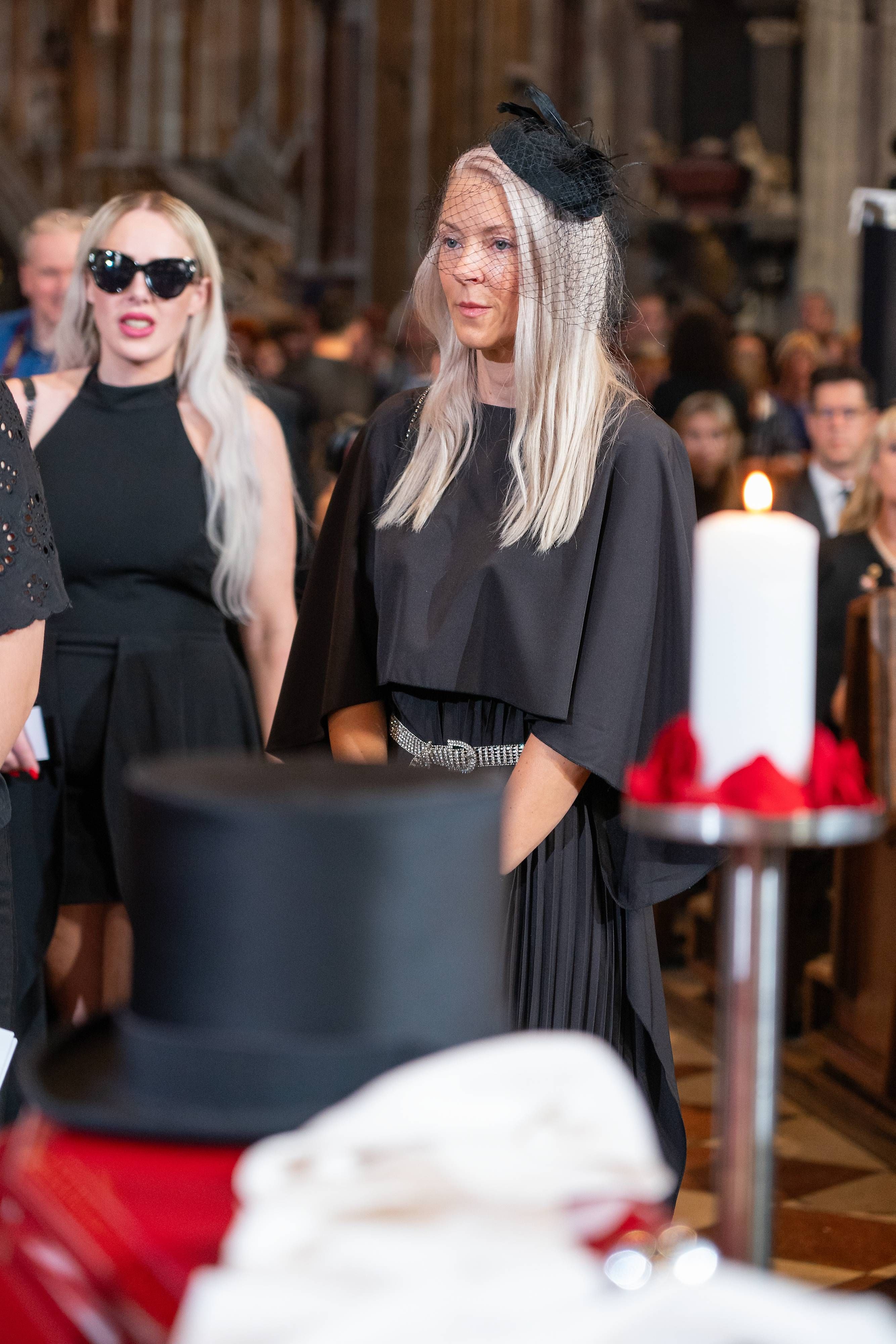 Heute.at - Simone ist Frau Lugner, das müssen alle akzeptieren