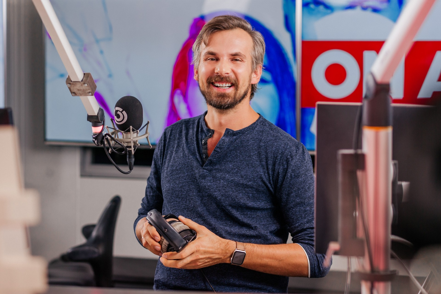 Thomas Kamenar vor dem Ö3-Mikro