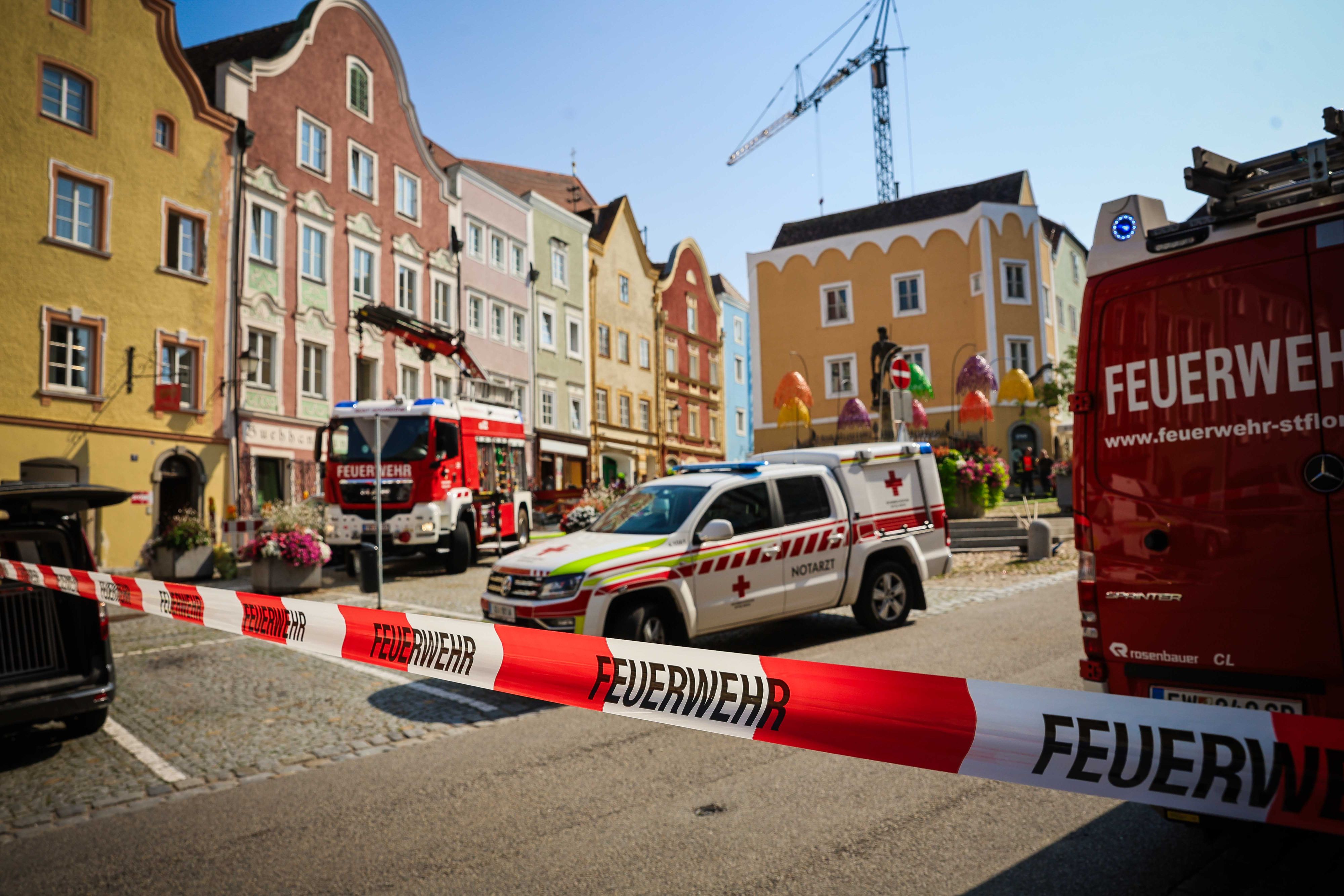 Am Unteren Stadtplatz in Schärding ist es auf einer Baustelle zu einem Unfall gekommen. 