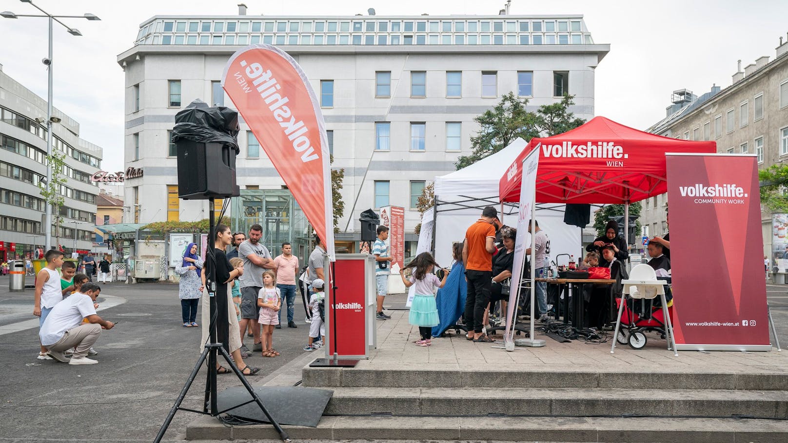 Der "Salon Sozial" fand sich heuer am Columbusplatz ein.