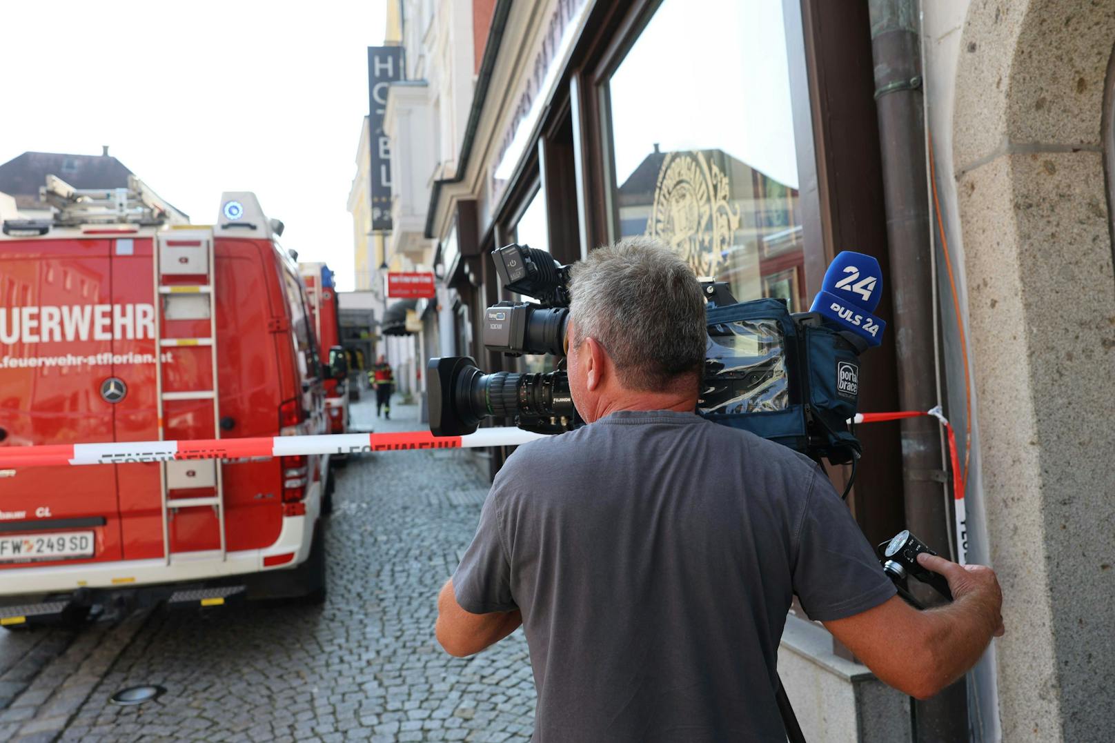 Eine Decke stürzte ein, Arbeiter wurden verschüttet.