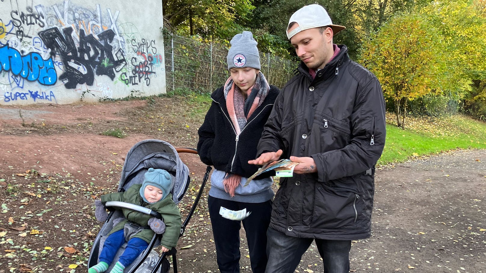 Mike und Angelique erhalten doppelte Sozialleistungen