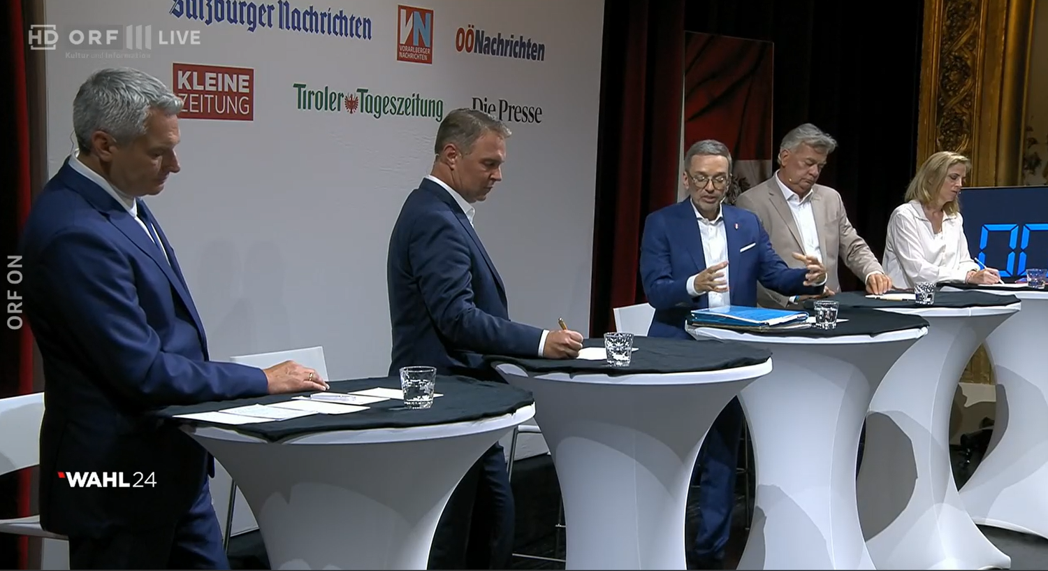 Die Spitzenkandidaten bei der ersten Elefantenrunde.