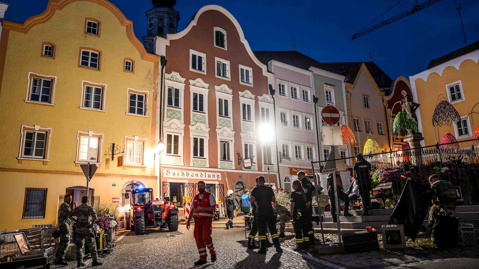 Nach dem Einsturz eines Kellers in Schärding (Oberösterreich) sind in der Nacht auf Mittwoch die beiden verschütteten Bauarbeiter tot geborgen worden.