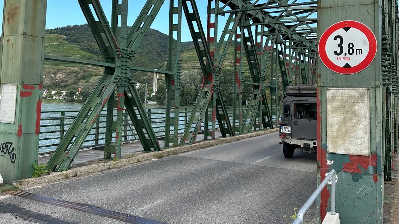 Donaubrücke Stein-Mautern ist sanierungsbedürftig.