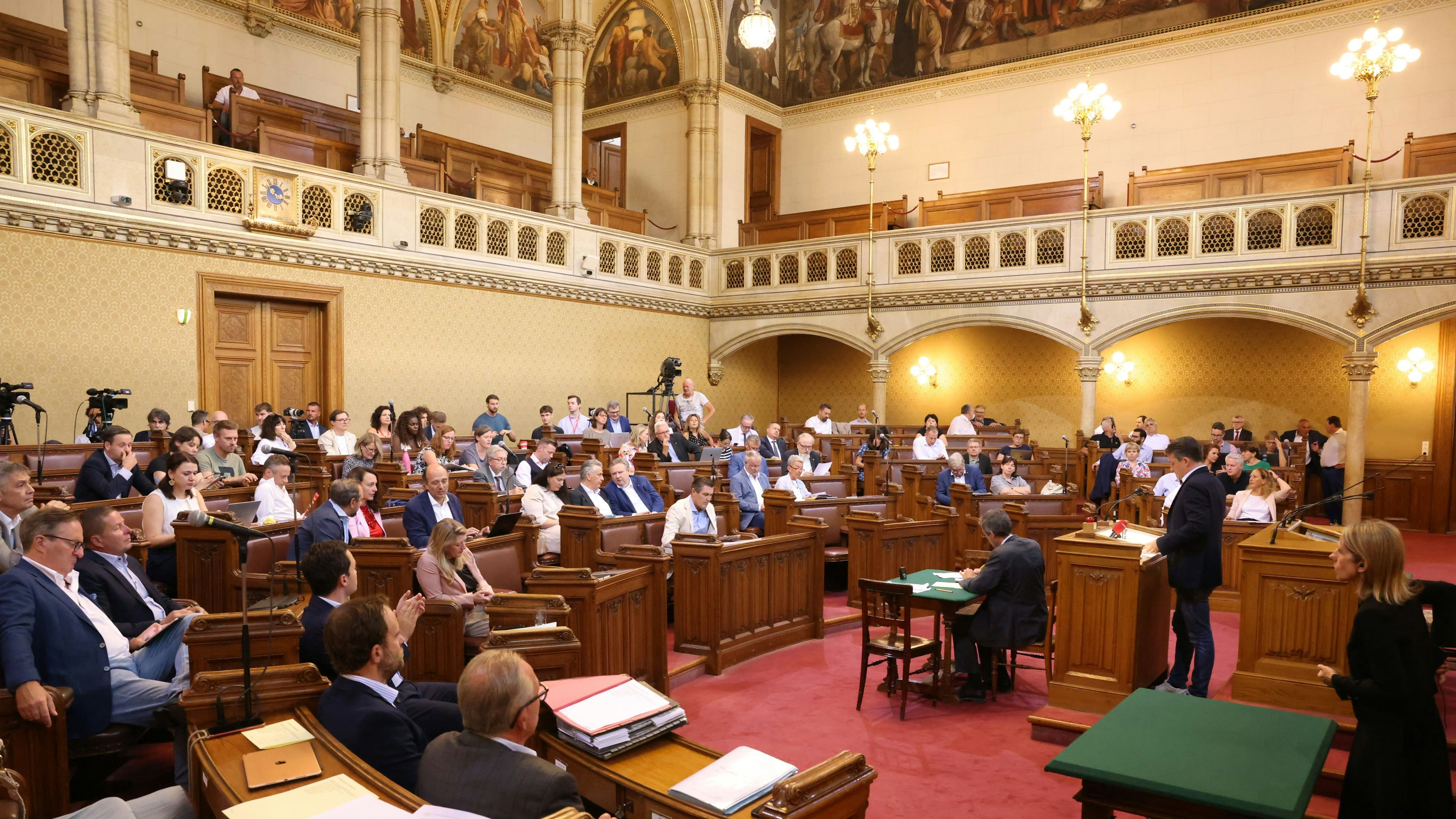 Heute.at - Sozialhilfe für verurteilte Straftäter: FP für Aus