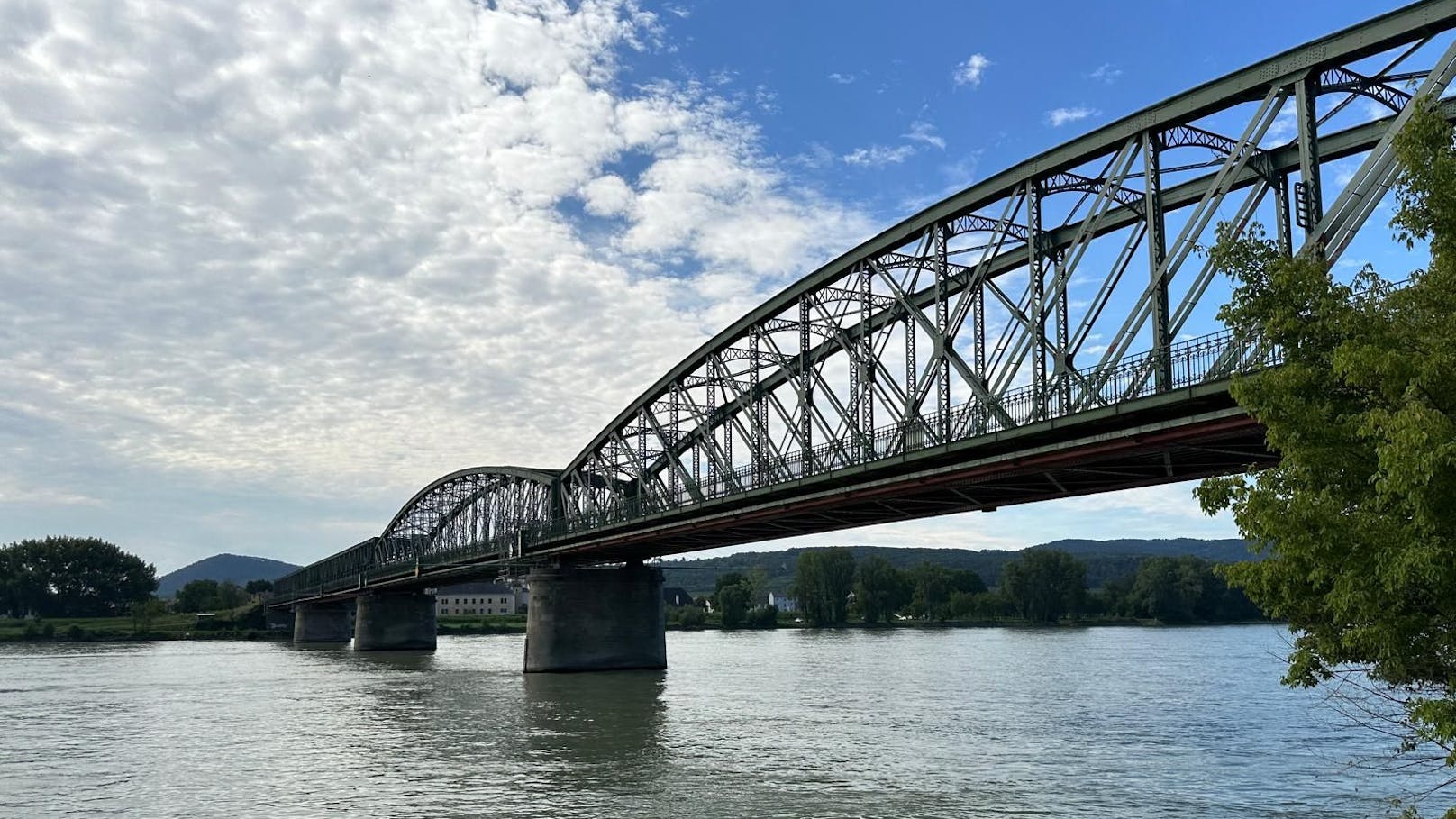 Donaubrücke Stein-Mautern ist sanierungsbedürftig.