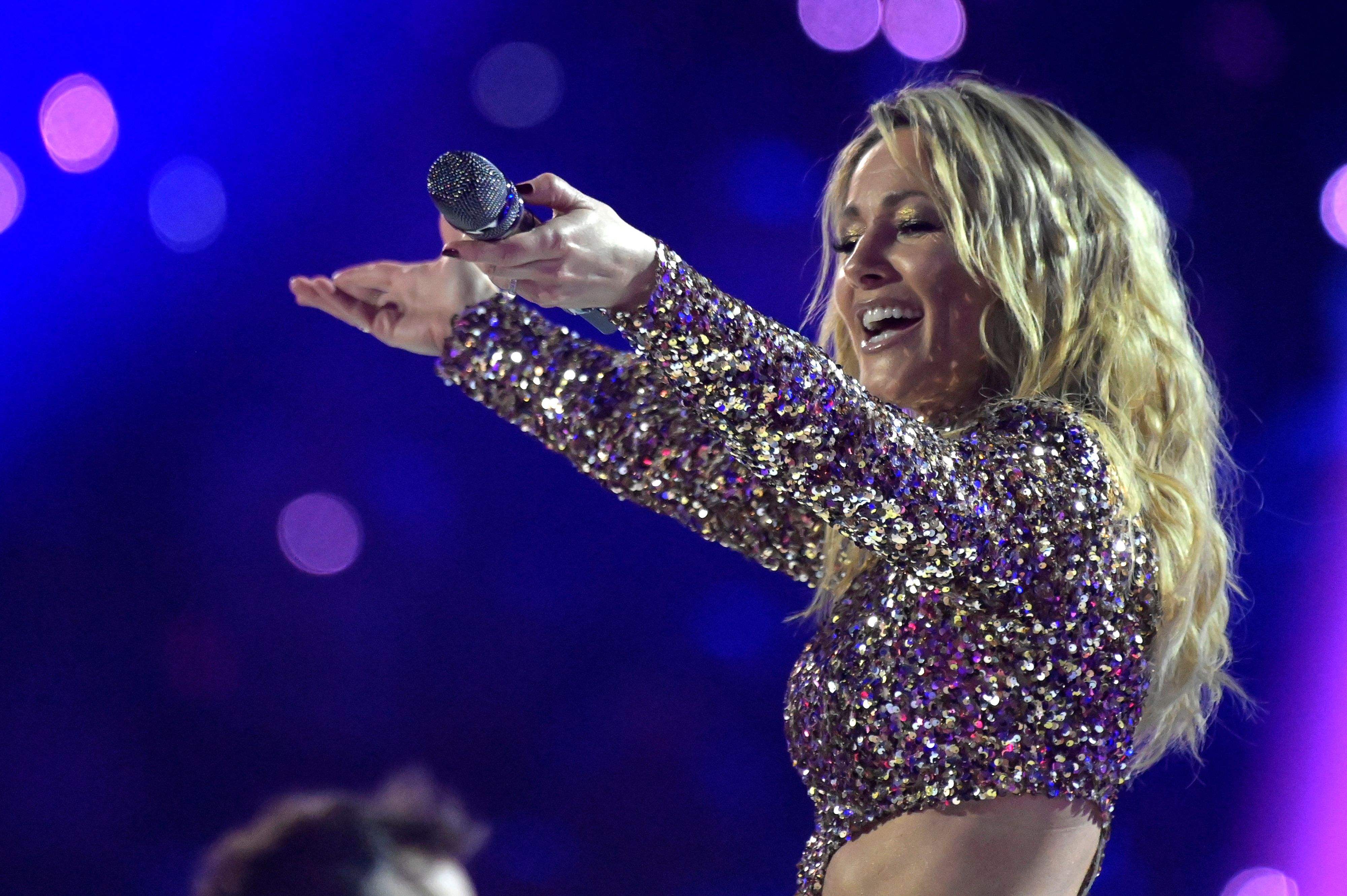 Helene Fischer versucht was ganz anderes.