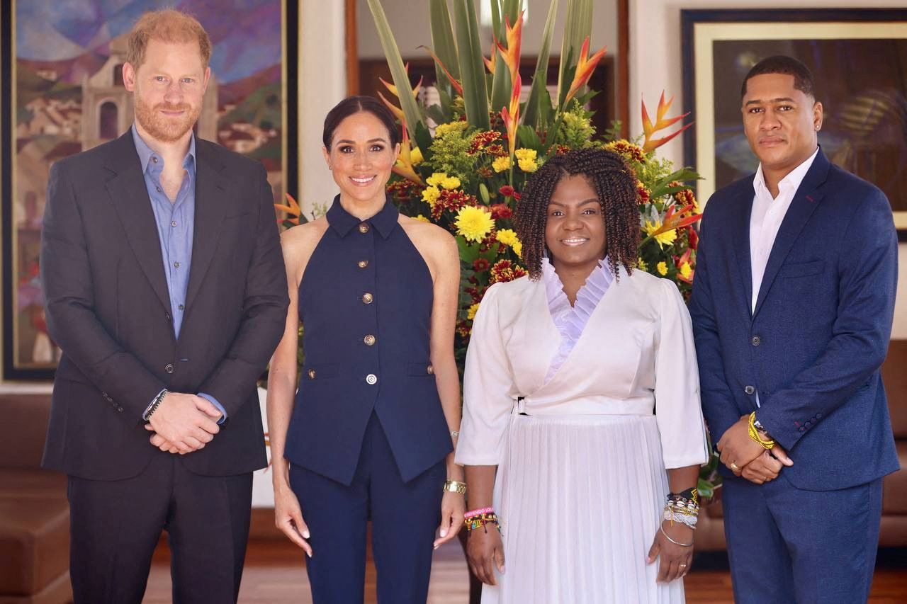 Prinz Harry und Meghan mit Kolumbiens Vizepräsidentin Francia Marquez und ihrem Partner Rafael Yerney Pinillo (v.l.).
