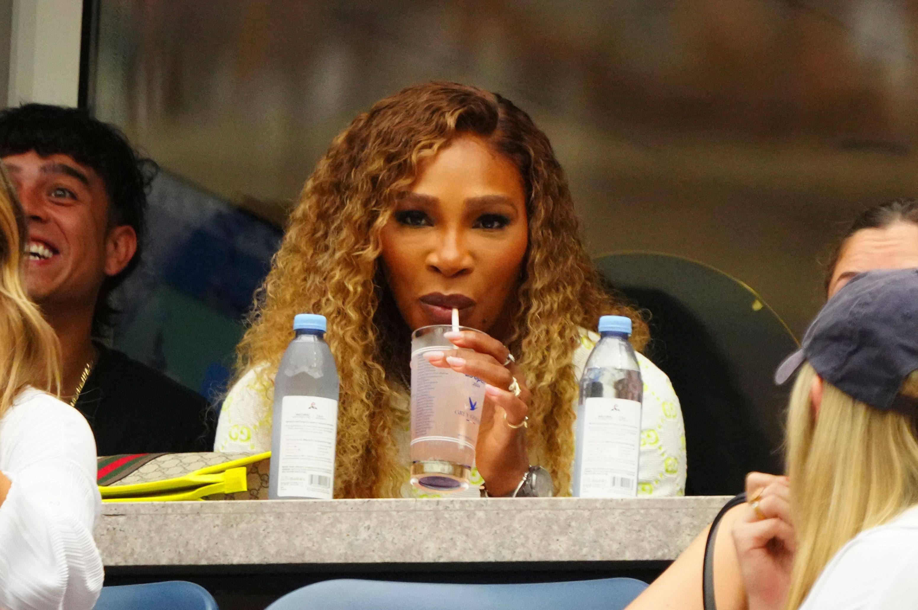 Auch Serena Williams trinkt den 