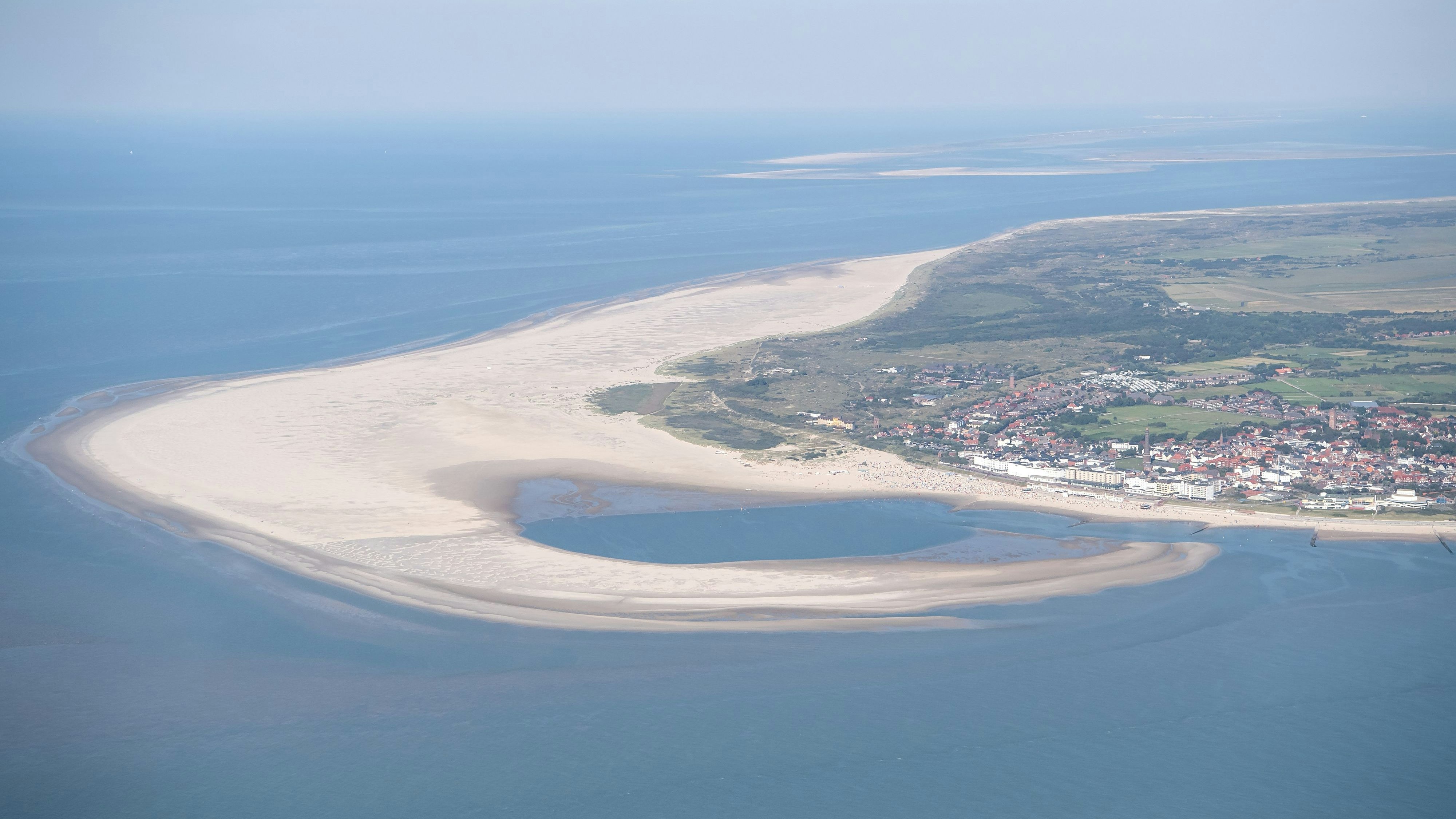 50 Seemeilen nordwestlich der Nordseeinsel Borkum ist eine Segeljacht gesunken.