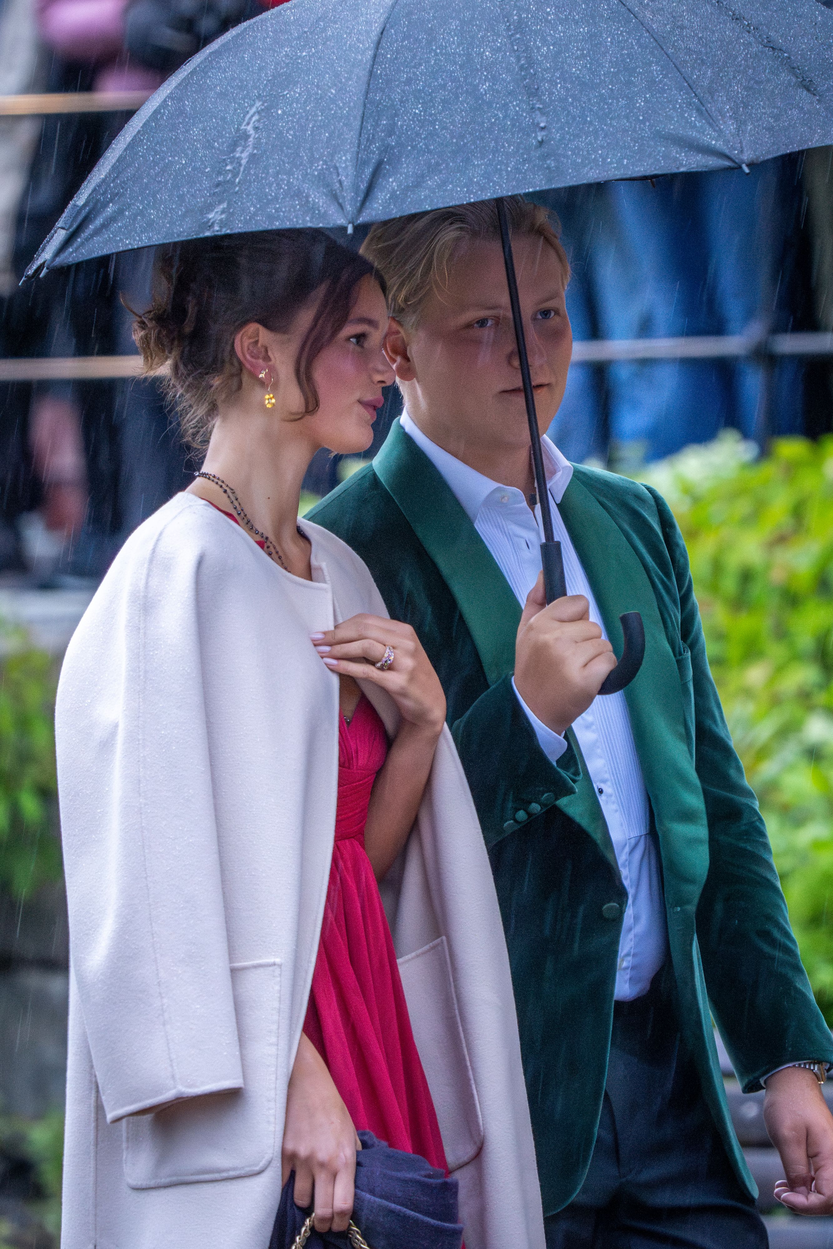 Prinz Sverre Magnus erschien erstmals in Begleitung von Freundin Amalie Giaever Macleod.