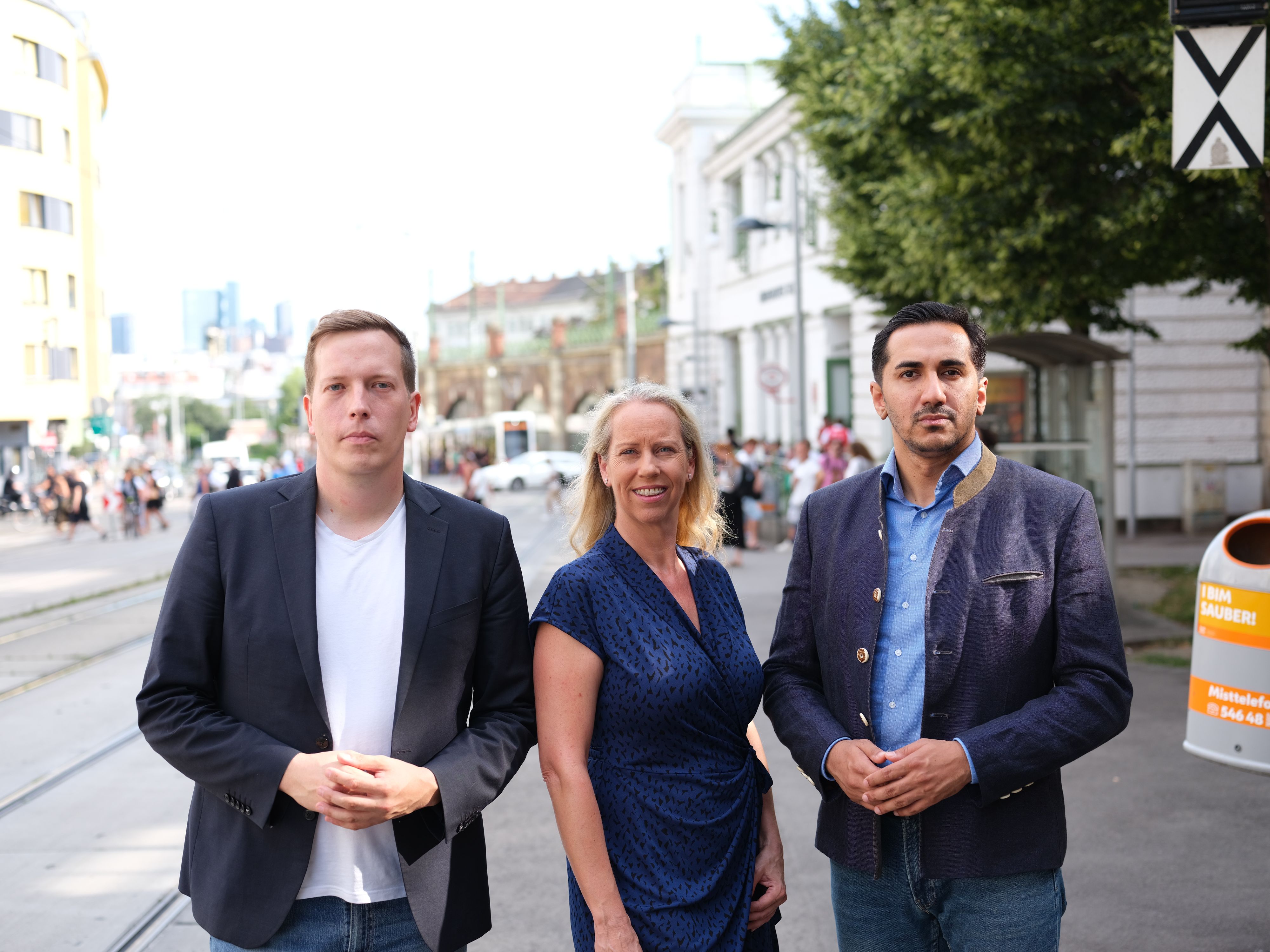 Die VP Wien um Patrick Gasselich (1.v.l), Martina Hammerer und Leon Wassiq: Fordern Stadtregierung zum Handeln auf.