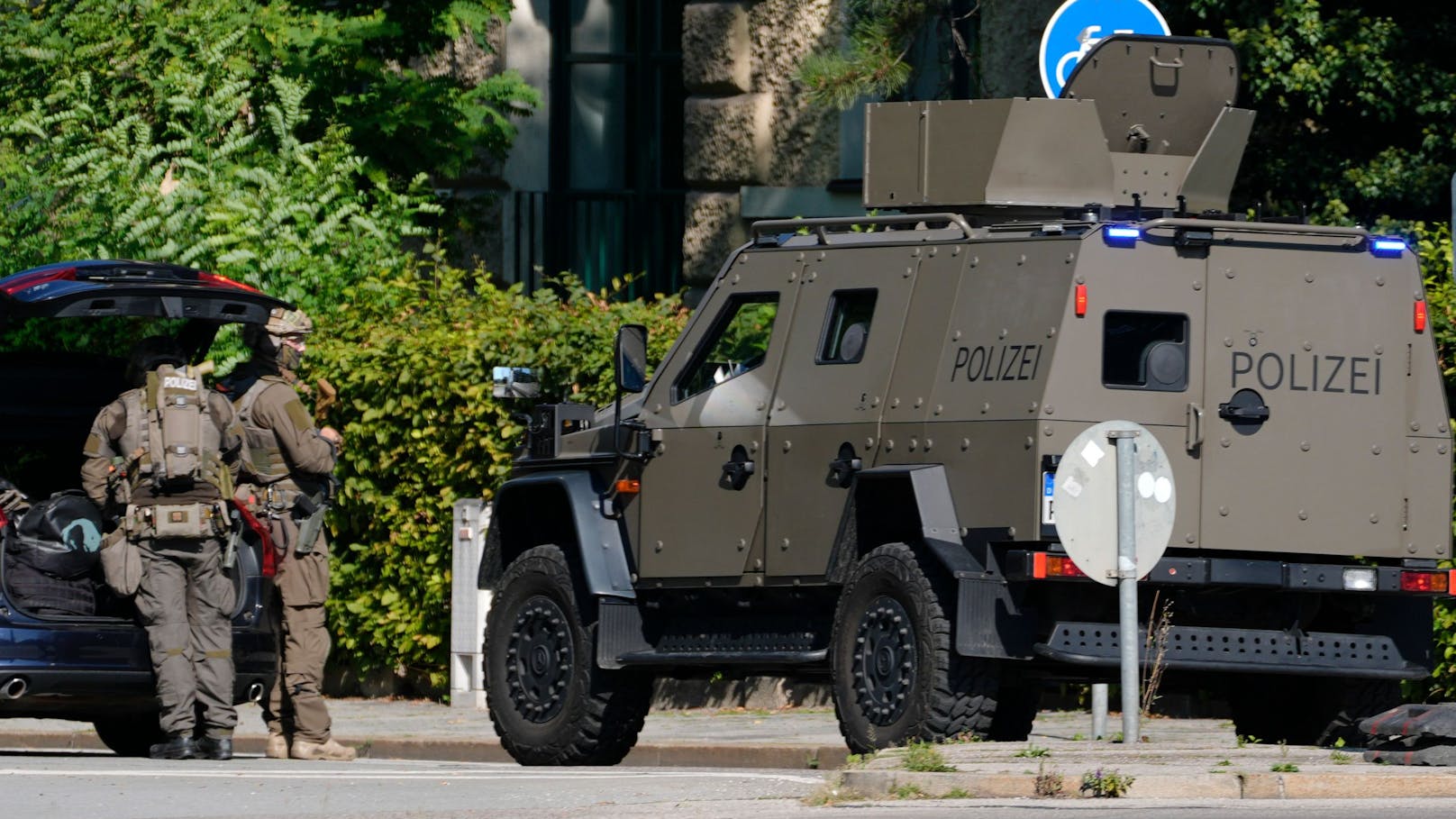 Österreicher schießt in Münchner City auf Polizei