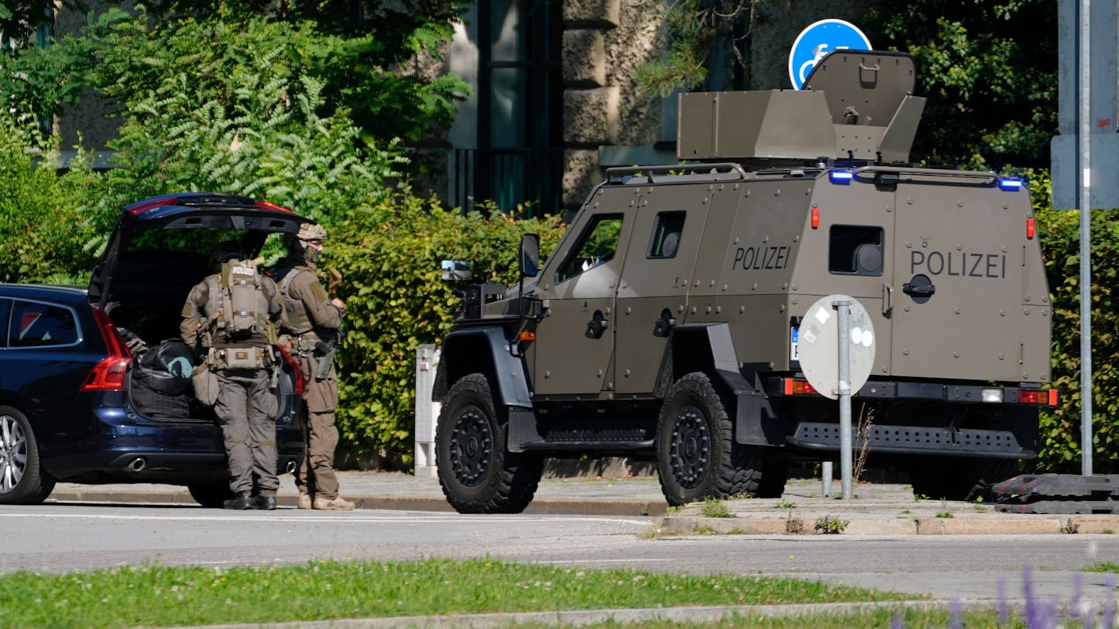 Österreicher schießt in Münchner City auf Polizei