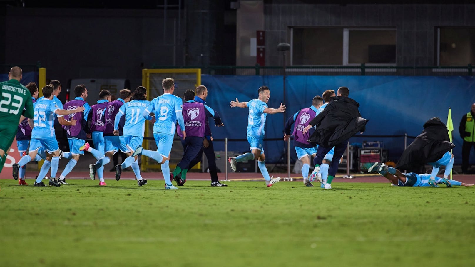 1. Sieg seit 20 Jahren! Fußballzwerg San Marino jubelt