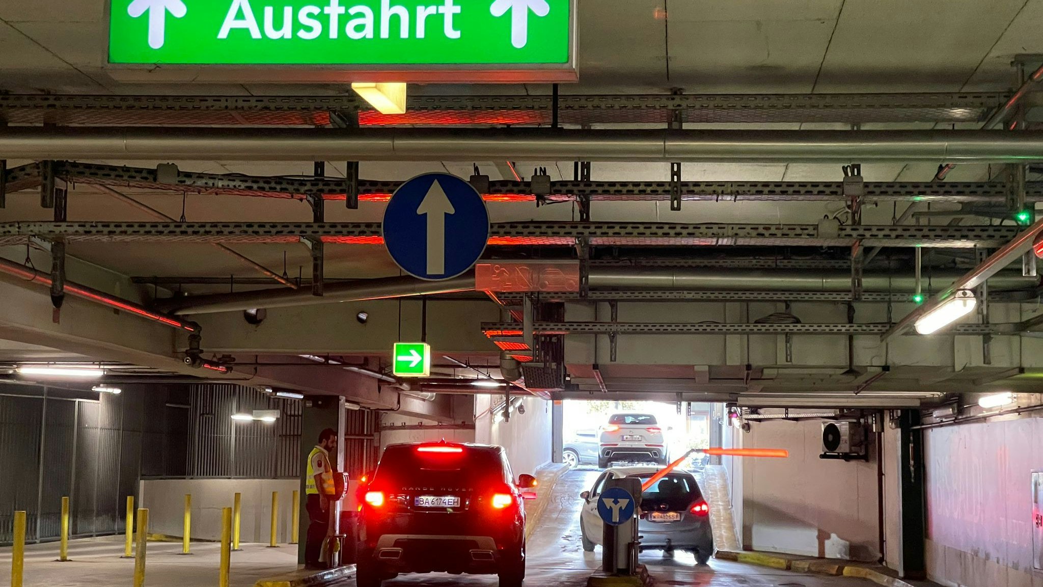 "Heute"-Lesereporter berichten vom Parkchaos im Donauzentrum