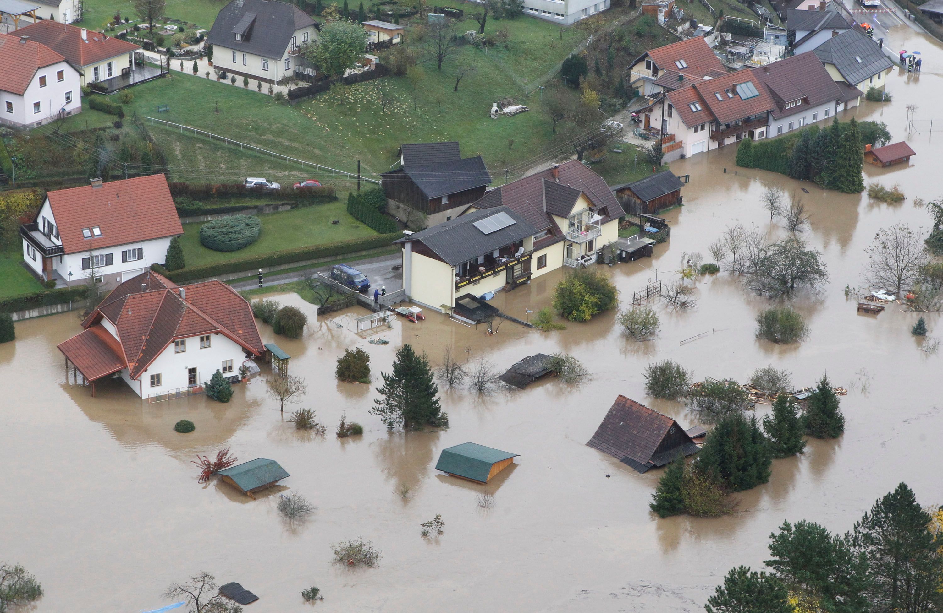 Ein Mittelmeer-Tief kann enorme Feuchtigkeitsmassen gegen die Alpen schaufeln. In Österreich drohen dabei Sintflut-Regenfälle. (Archivbild)