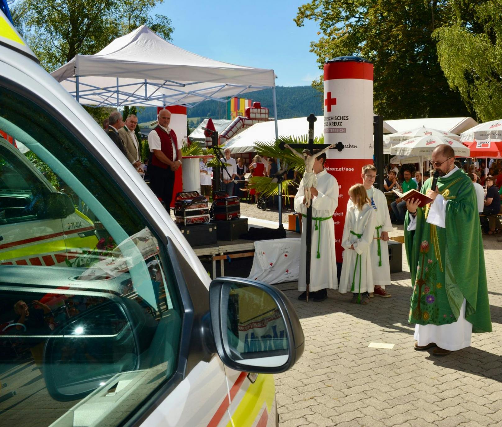 Dirndlgwandsonntag ging in Pernitz in Szene