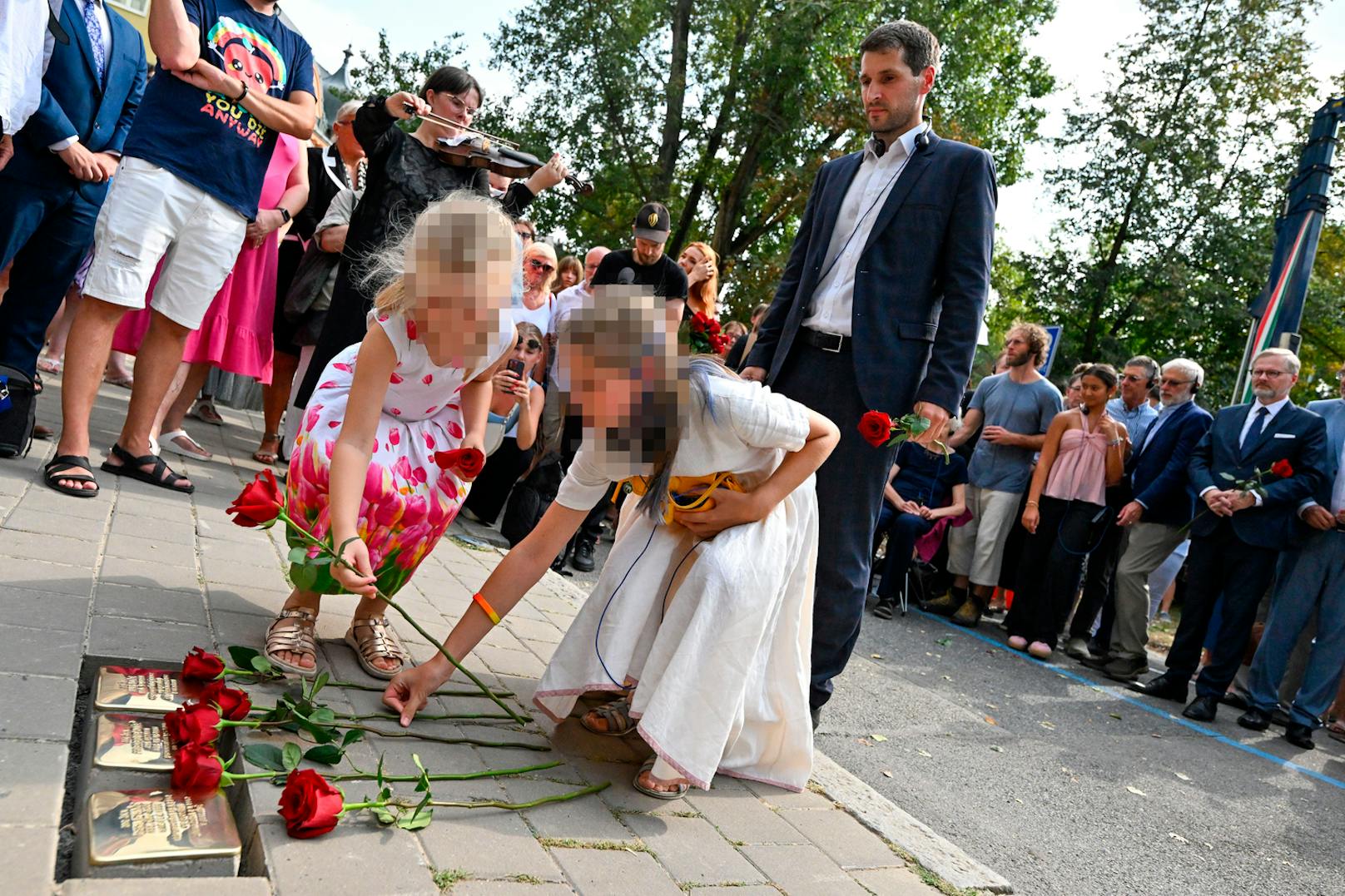 Hammer und seine Töchter Naima und Anouk sind Nachfahren der Familie Tugendhat.