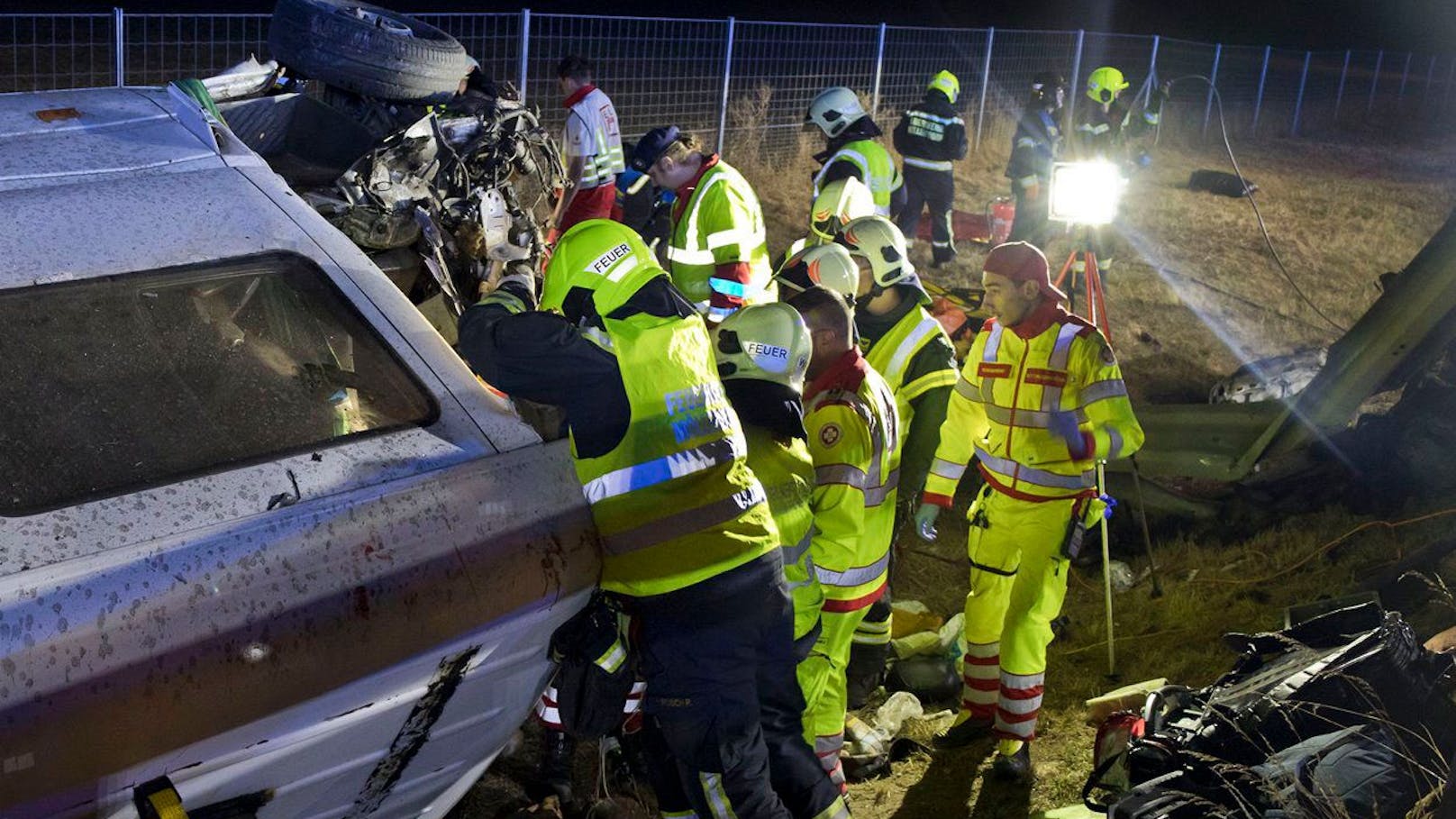 Schwerer Verkehrsunfall auf der A2 bei Traiskirchen im Bezirk Baden