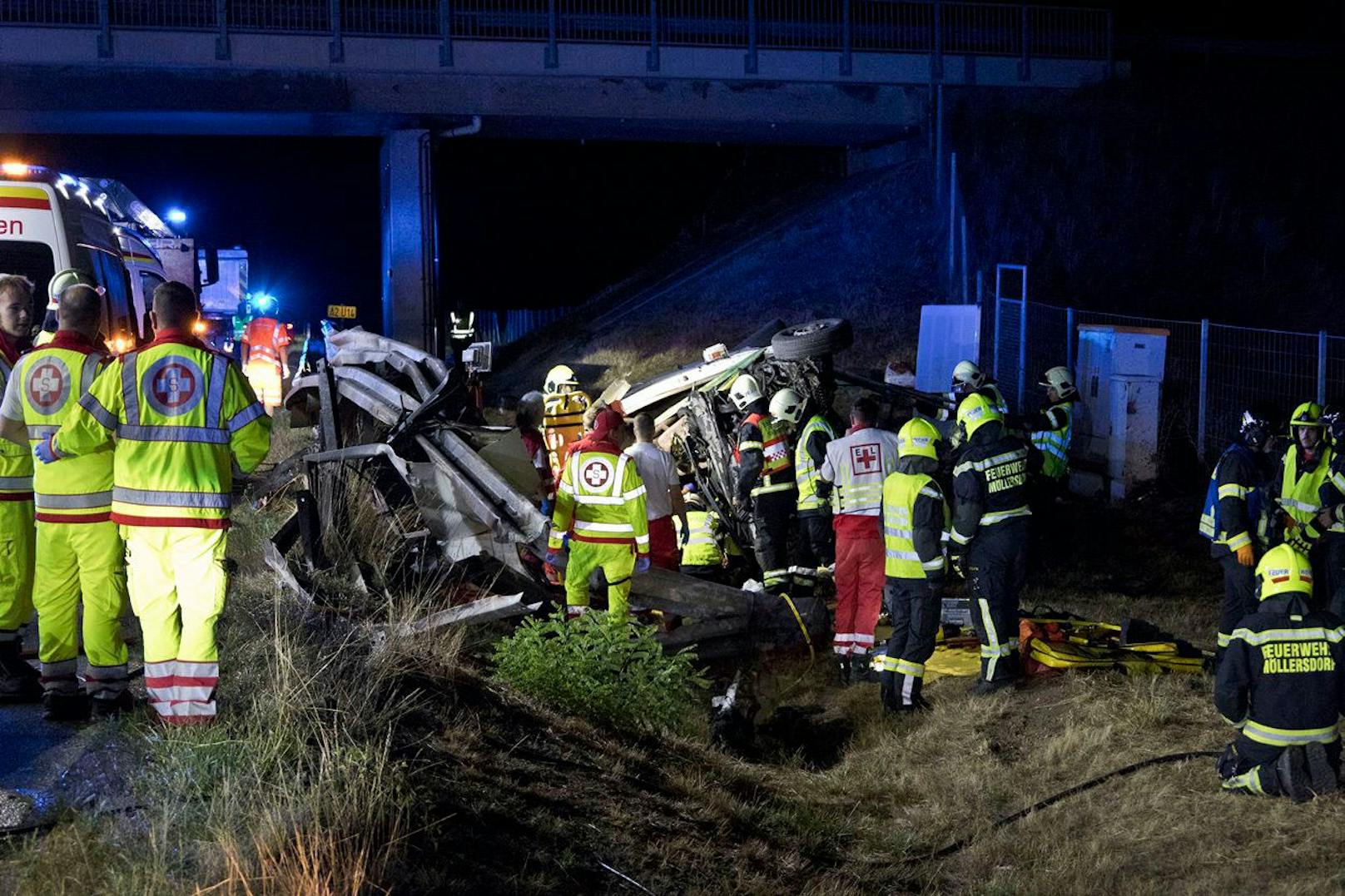 Schwerer Verkehrsunfall auf der A2 bei Traiskirchen im Bezirk Baden