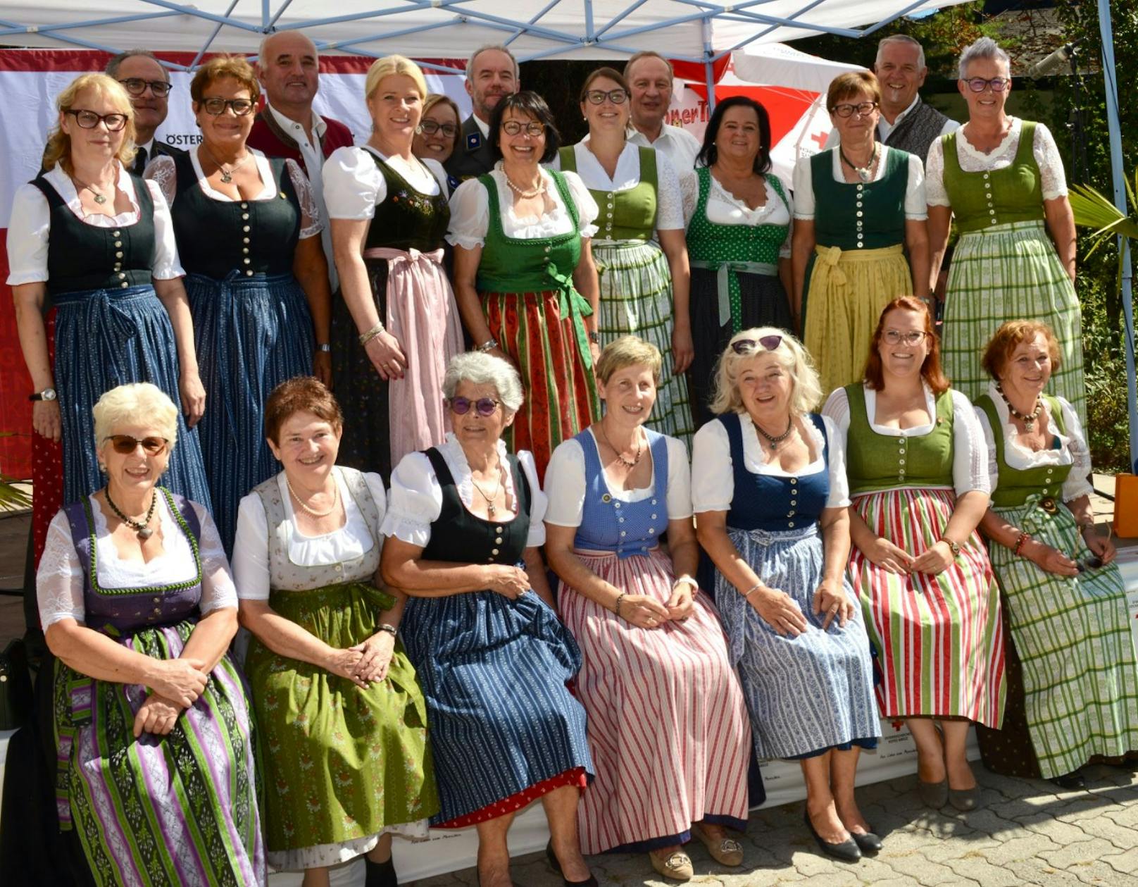 Dirndlgwandsonntag ging in Pernitz in Szene