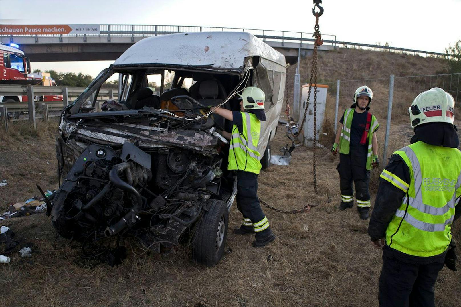 Schwerer Verkehrsunfall auf der A2 bei Traiskirchen im Bezirk Baden