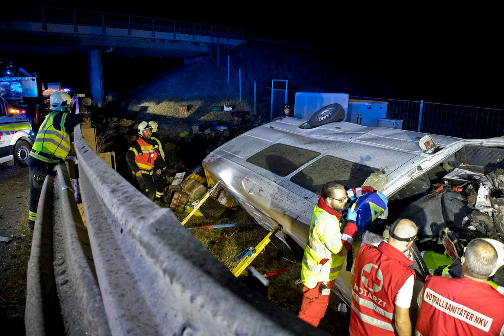 Schwerer Verkehrsunfall auf der A2 bei Traiskirchen im Bezirk Baden