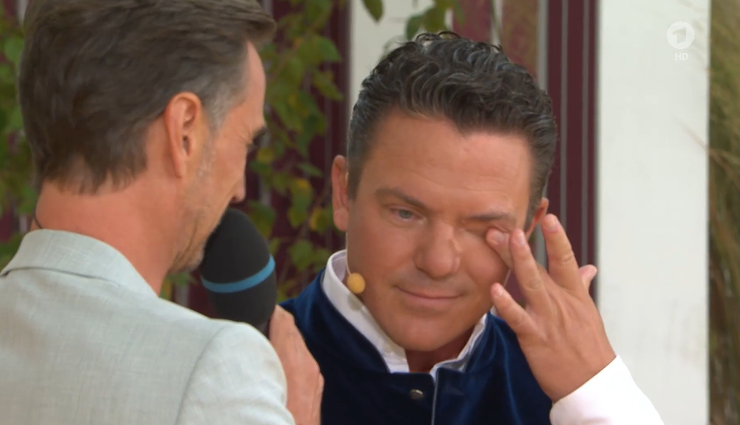 Er wird nicht moderieren – Nach Tod von Mutter: Mross sagt Show am Sonntag  ab | Heute.at