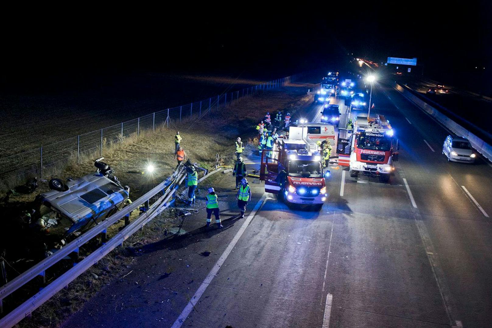 Schwerer Verkehrsunfall auf der A2 bei Traiskirchen im Bezirk Baden