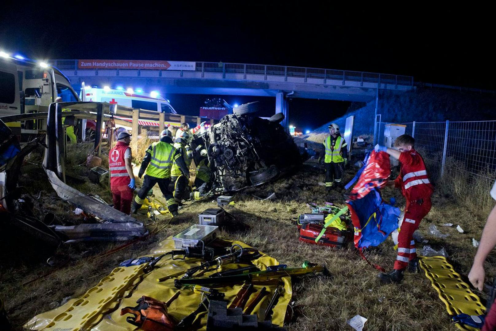 Schwerer Verkehrsunfall auf der A2 bei Traiskirchen im Bezirk Baden