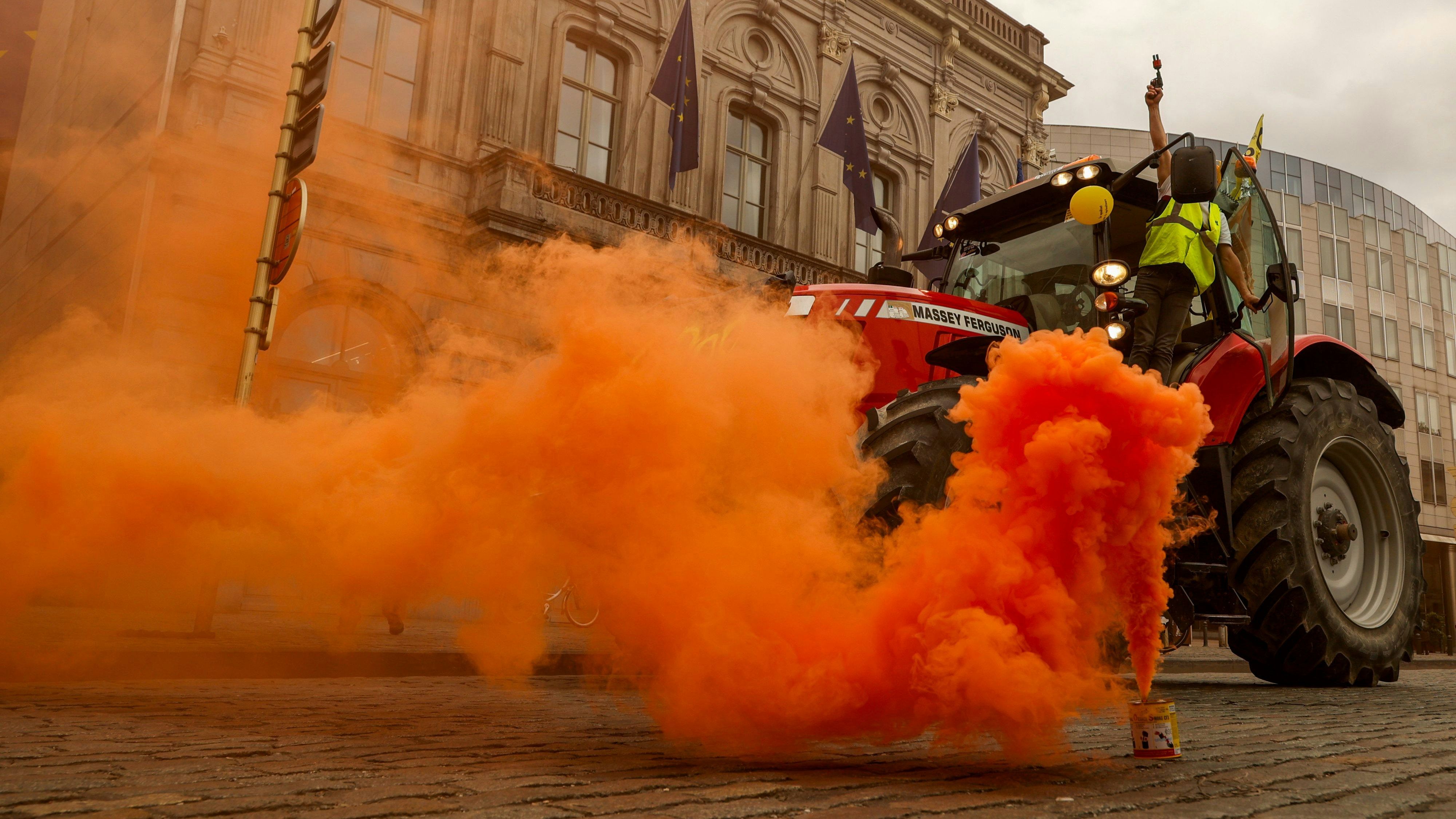 Bauern-Protest am 4. Juni 2024 vor dem Europäischen Parlament in Brüssel gegen die Auswirkungen des Green Deal 