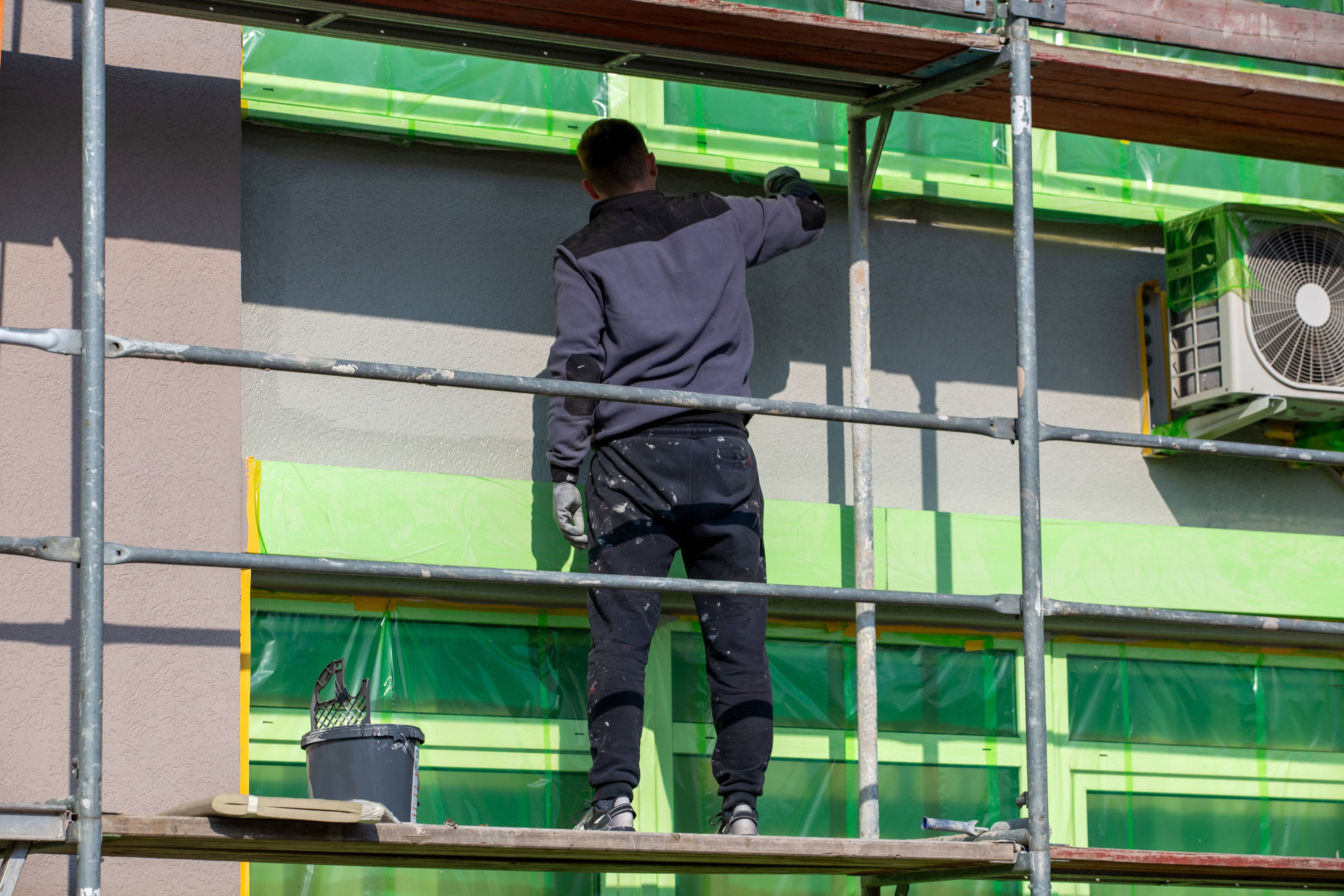 Der Mann war befristet als Maler angestellt worden. (Symbolbild)