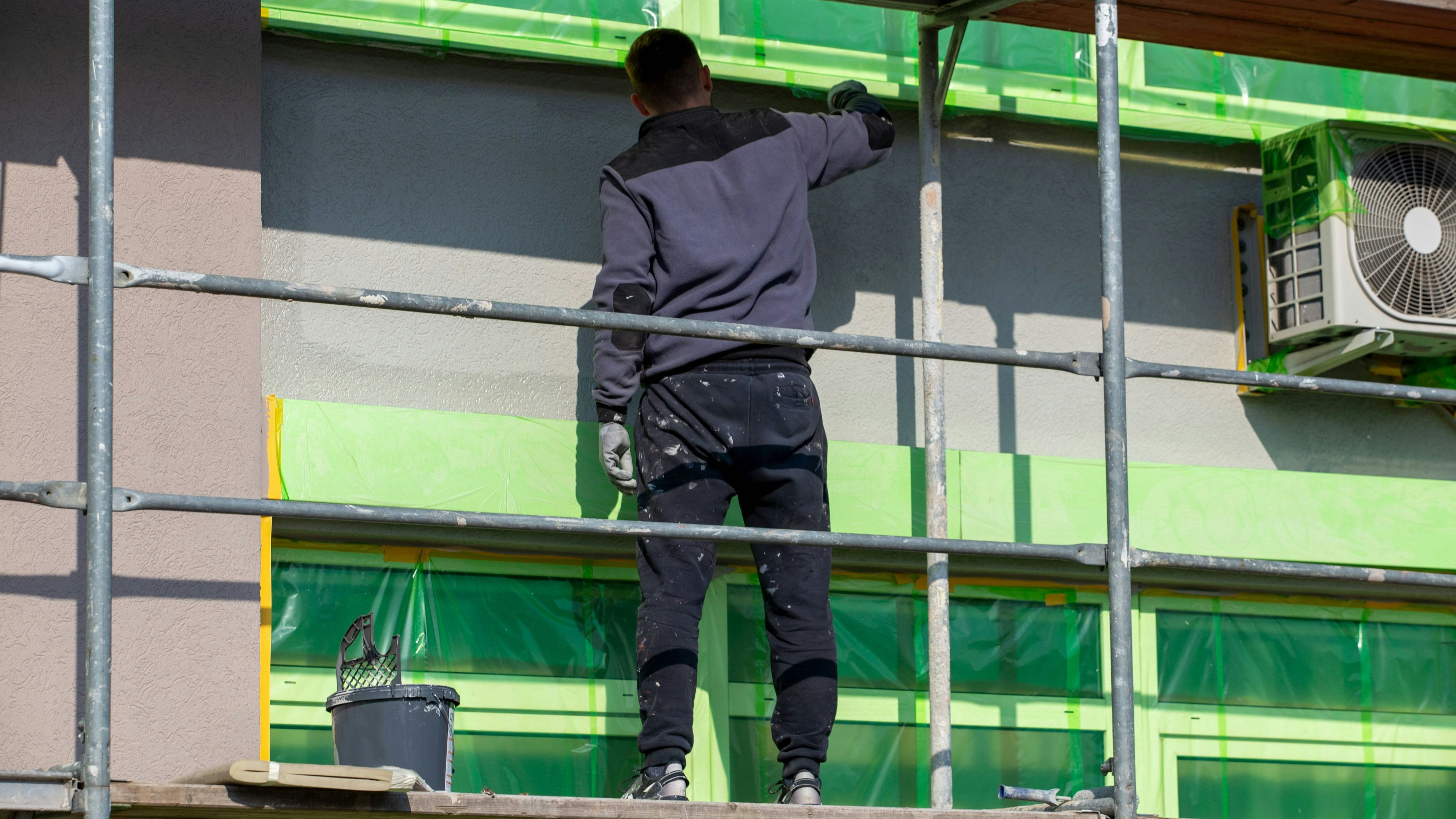 Der Mann war befristet als Maler angestellt worden. (Symbolbild)