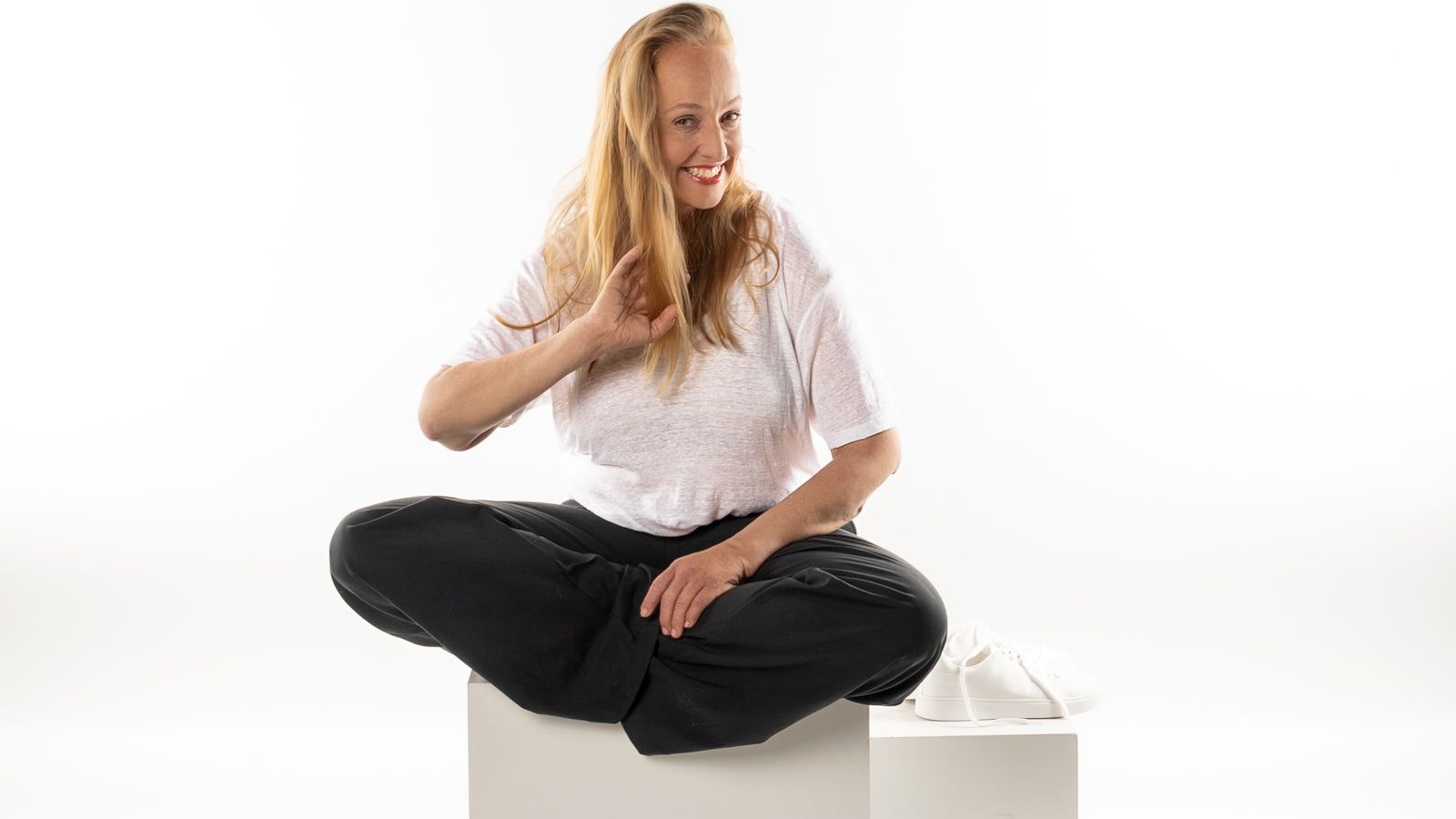 Autorin und Nachhaltigkeits-Expertin Nunu Kaller lädt zur Show "Uplift".