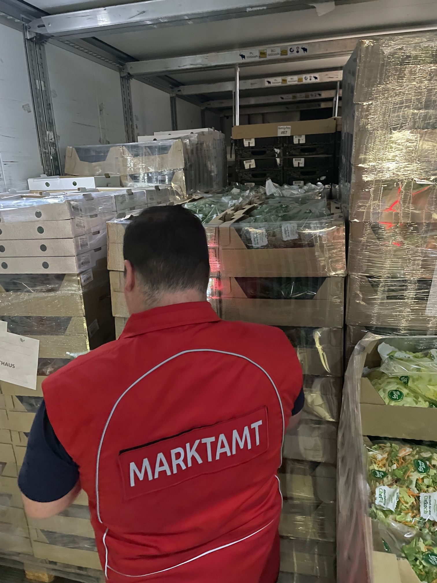 Marktamt kontrollierte Lebensmittel-Transporter in Wien.