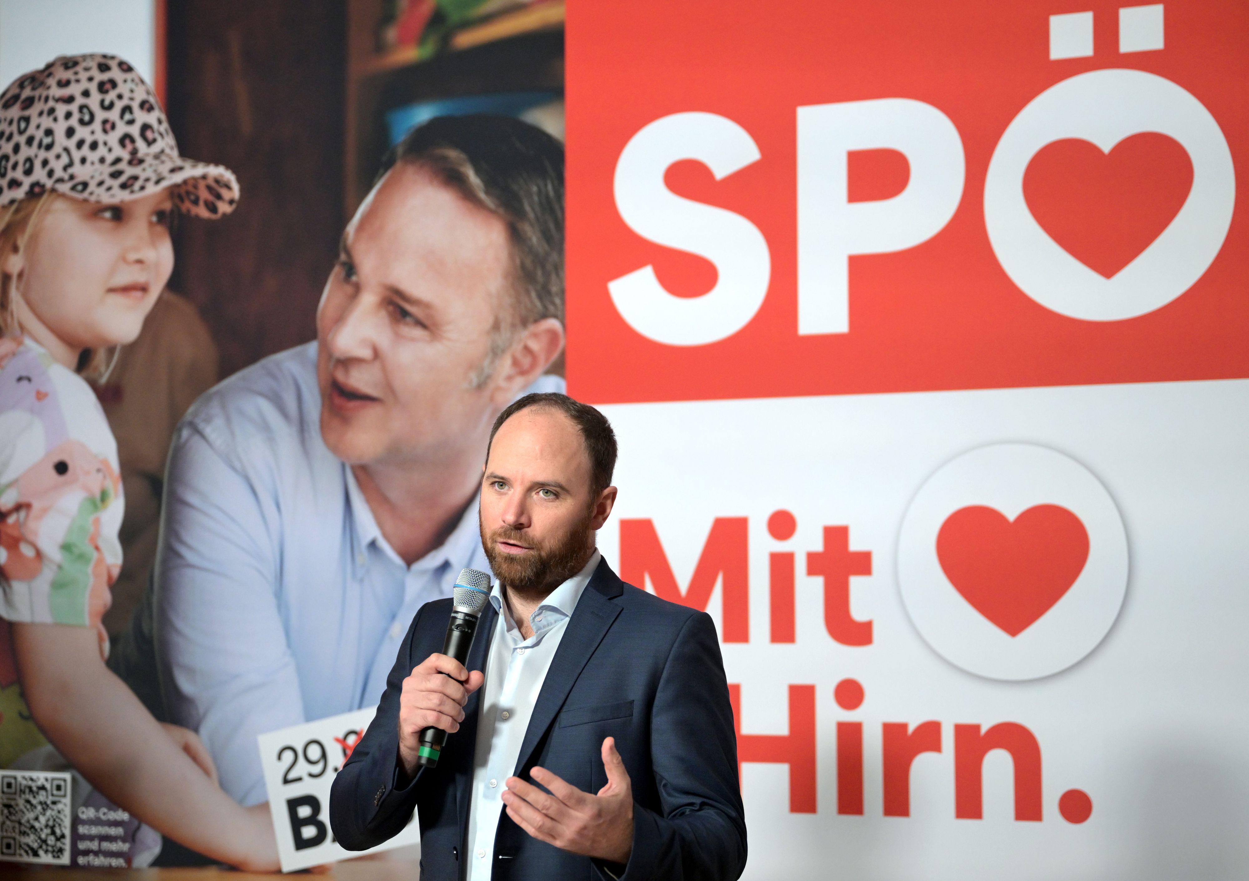 Die SPÖ präsentierte am Dienstag ihre zweite Plakatwelle. Auf den neuen Sujets ist Spitzenkandidat Andreas Babler aber nicht zu sehen.