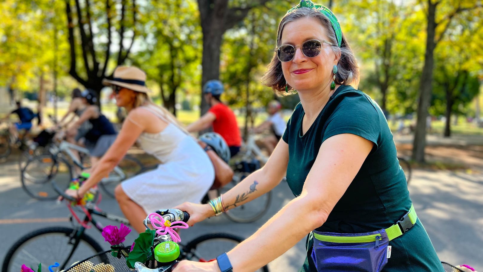 Schon 10 Jahre lang setzte der internationale "Fancy Women Bike Ride "ein Zeichen für mehr Sicherheit und bessere Radinfrastruktur