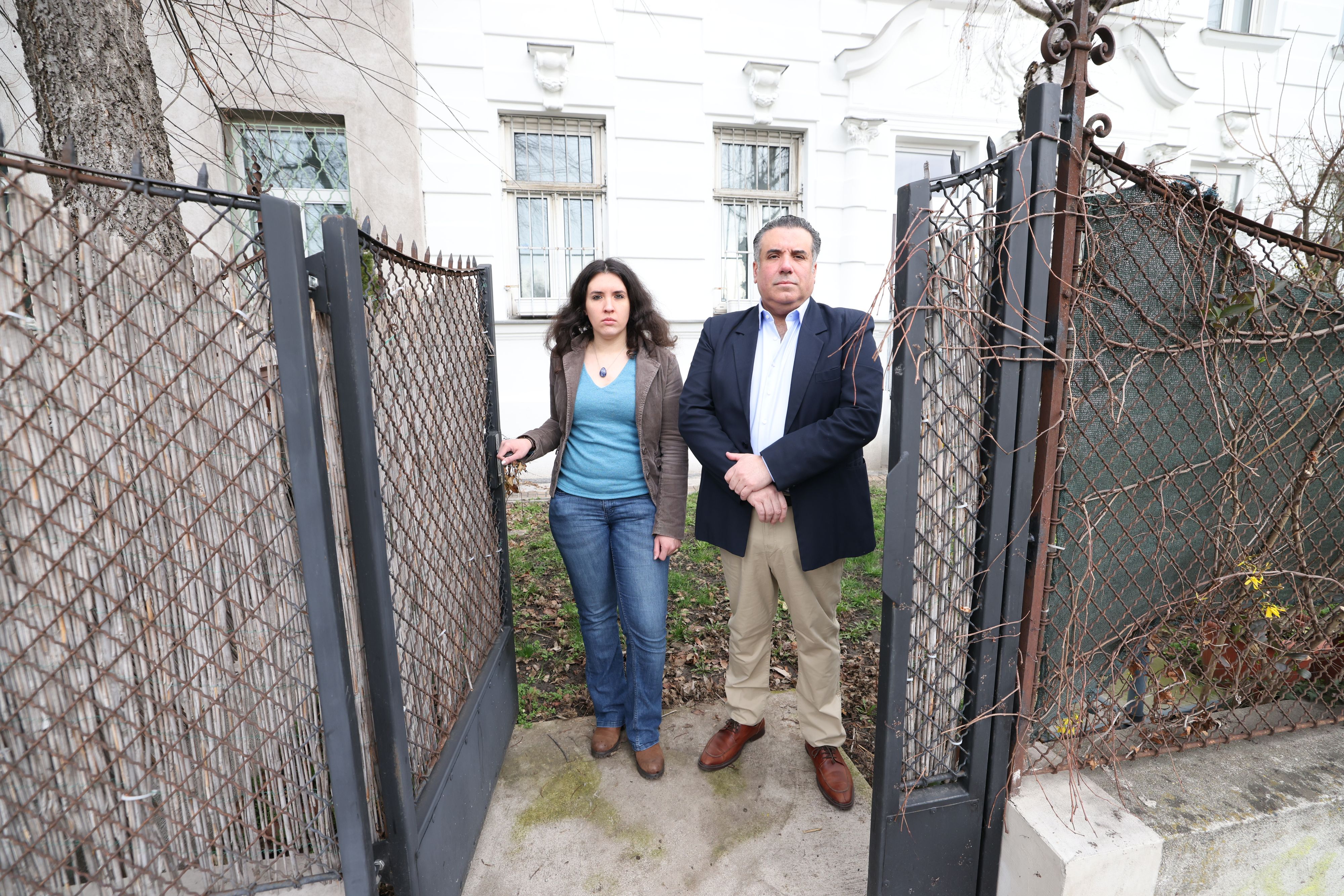 Pablo R. und seine Tochter Veronika sind noch immer vom andauernden Rechtsstreit betroffen