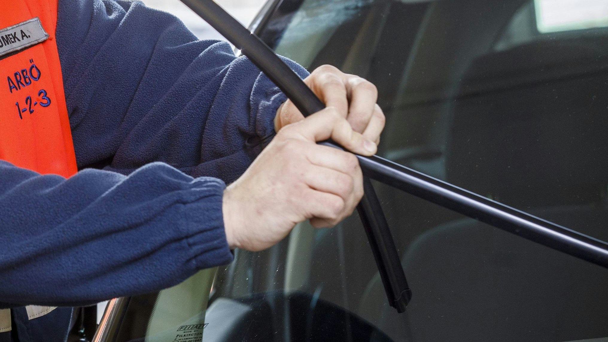 Der ARBÖ empfiehlt auch eine Überprüfung der Wischerblätter und wenn nötig einen Wechsel.