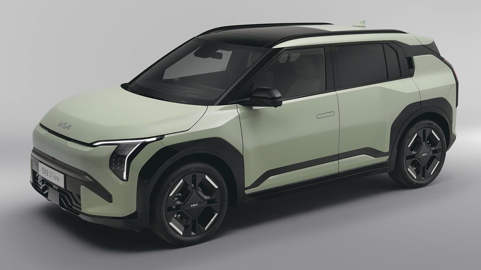 Der kleine Elektro-SUV gefällt mit modernem Design.