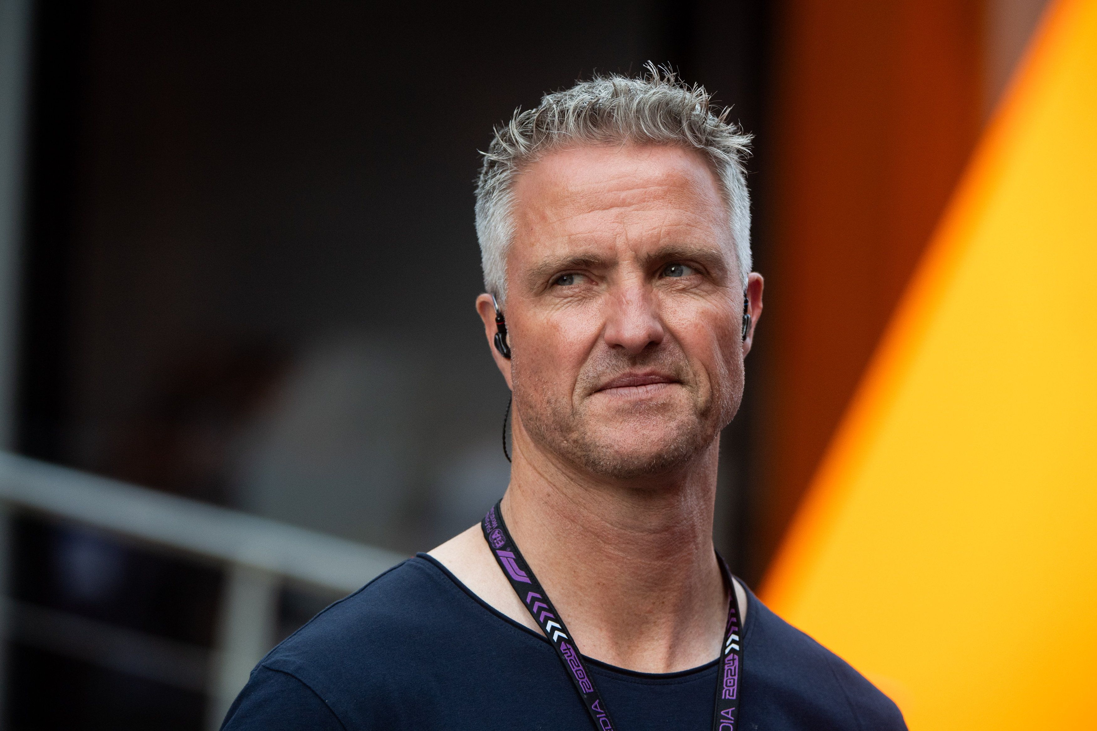 Ralf Schumacher gab im Juli seine Beziehung auf Instagram bekannt und hatte damit gleichzeitig sein öffentliches Coming-out.